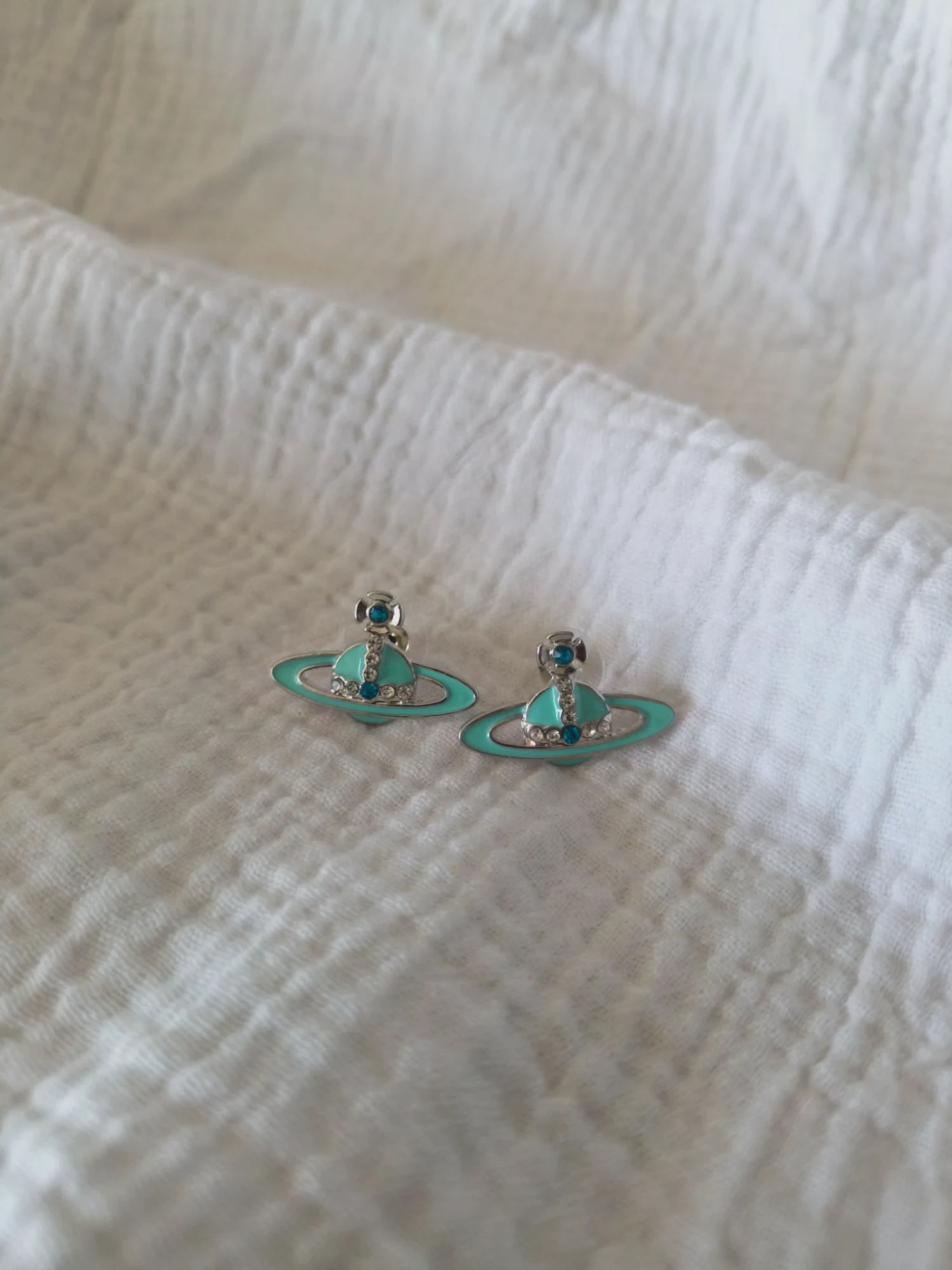 Boucles d'oreilles Vivienne Westwood neuves – Vivienne Westwood – taille Taille unique