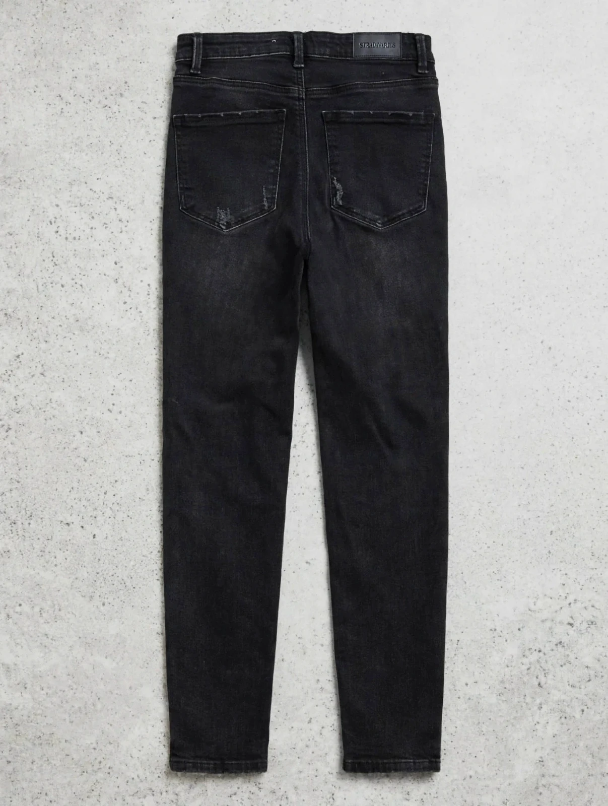 Vaqueros negros skinny Stradivarius talla 36