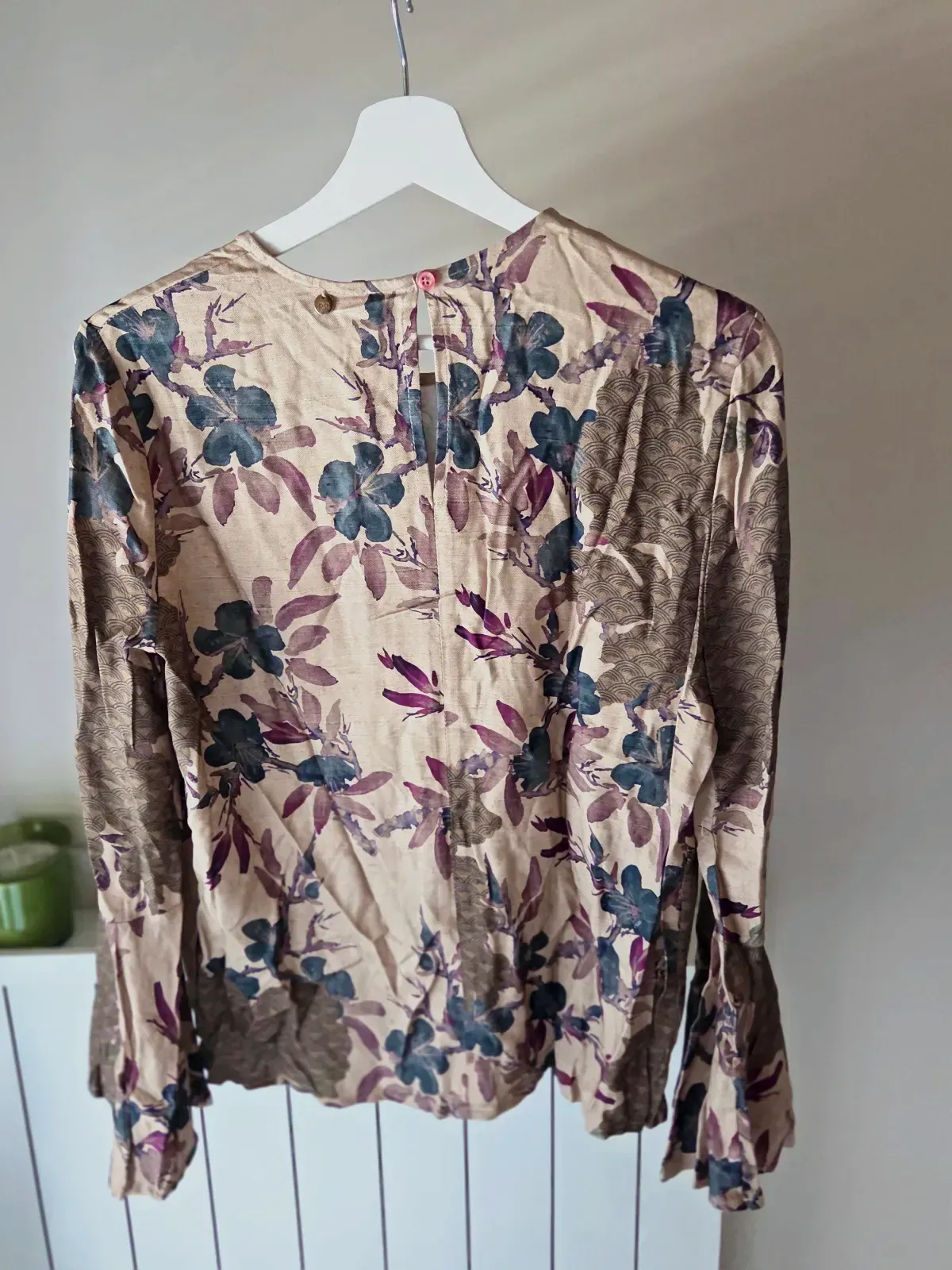 Blouse Rinascimento fleurs beige et violet Taille XS – Rinascimento – beige – taille XS 6