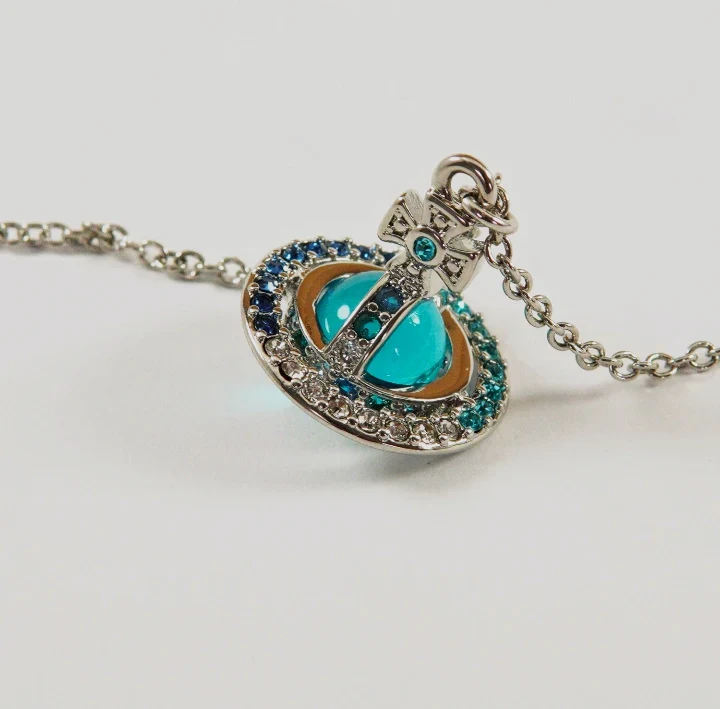 Collana Vivienne Westwood con pendente Orb turchese