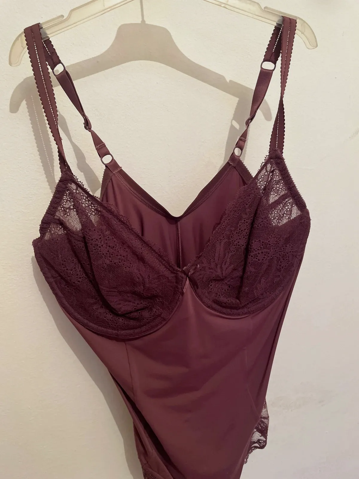 Body lencería encaje color vino / burdeos - Talla 105B – Belcor 2