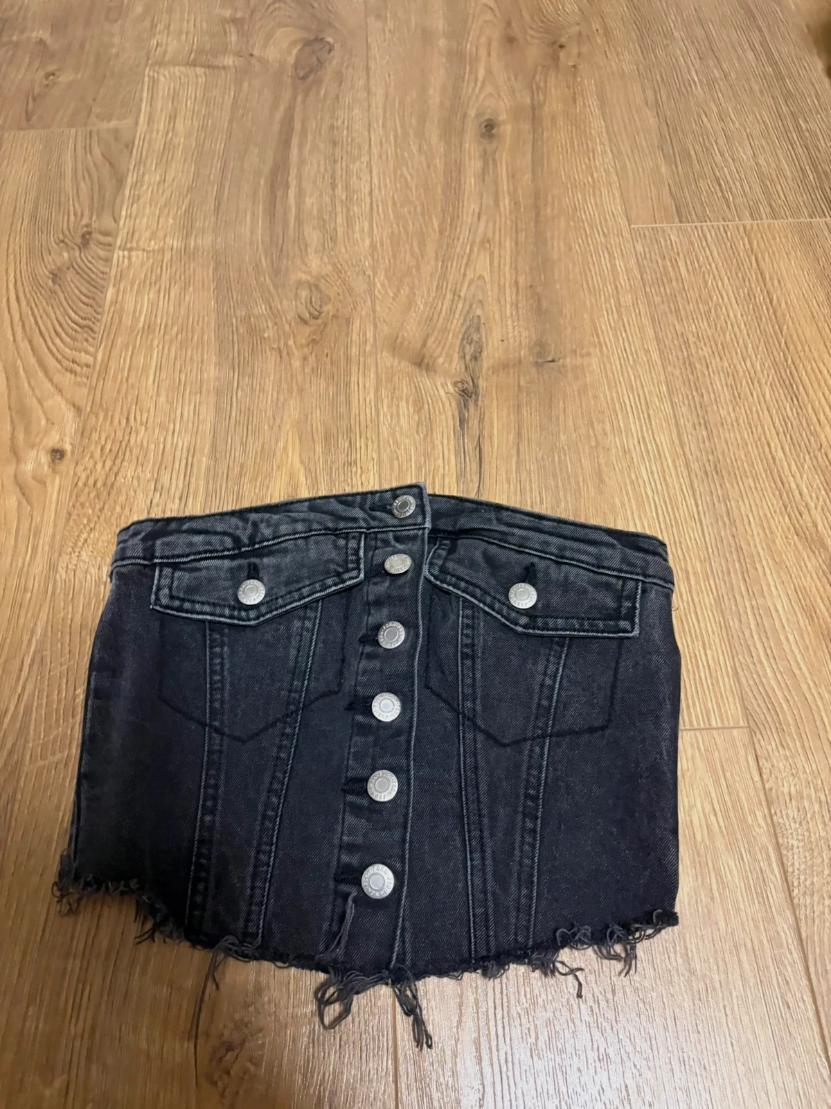 Top en jean noir boutonné