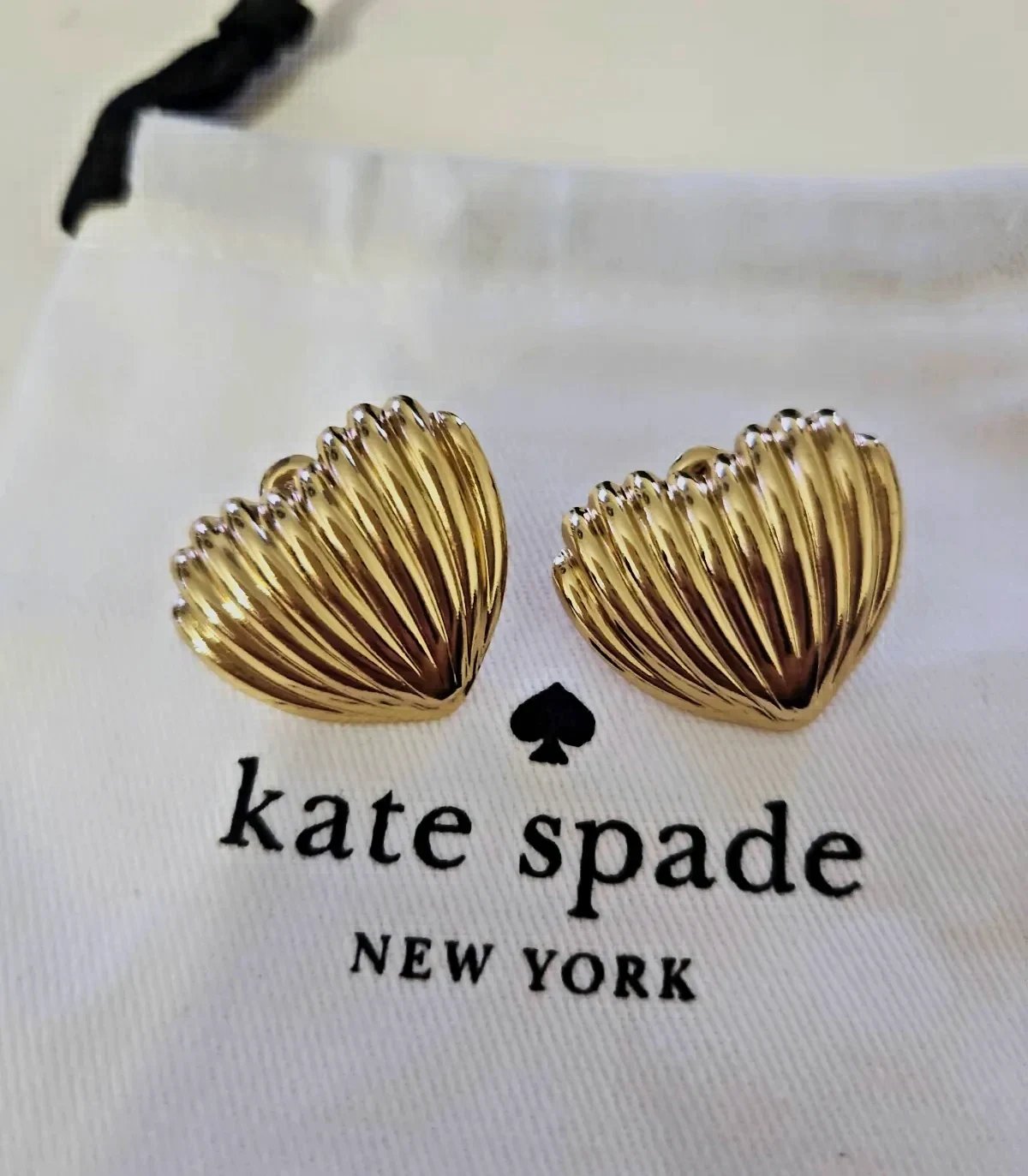 Boucles d'oreilles Kate Spade coquillage doré