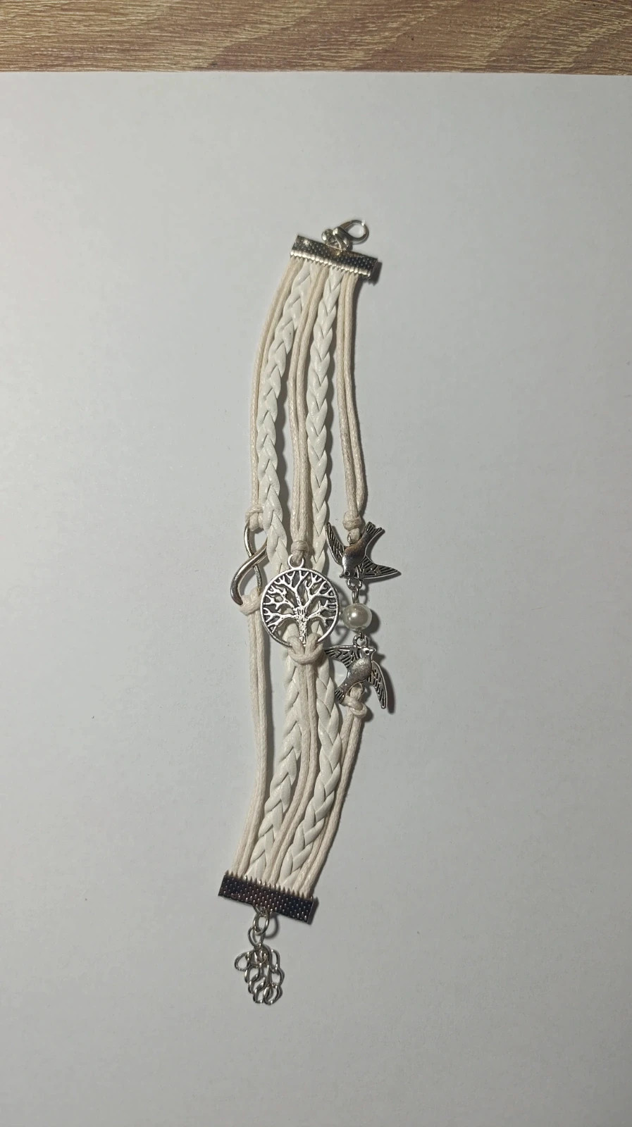 Pulsera blanca – No Label