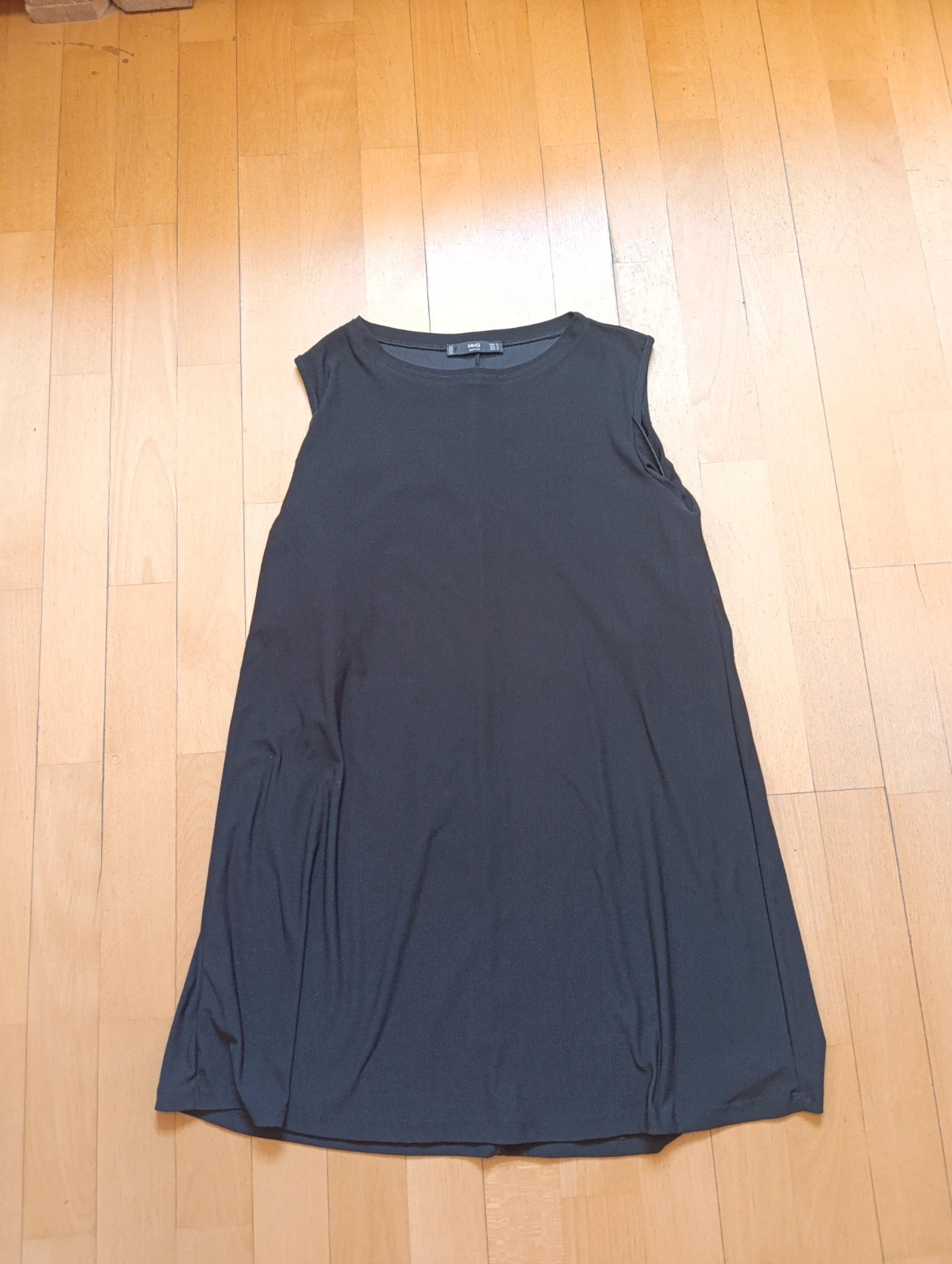 Vestido negro Mango