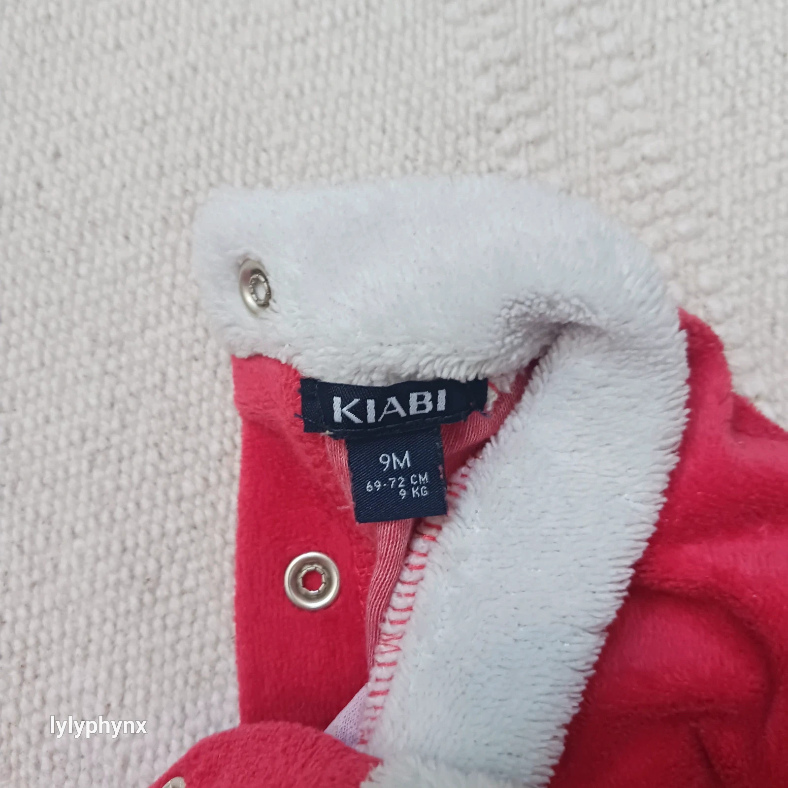 Pyjama combinaison Père Noël bébé en velours rouge 9 mois – Kiabi – taille 9-12 mois / 74 cm 3