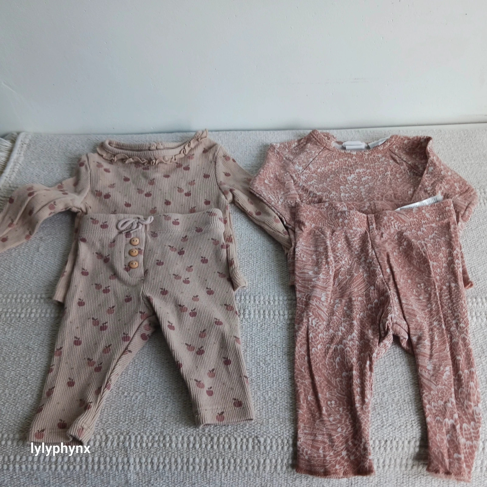 Lot ensembles pyjamas / tenues confort bébé fille - Style Bohème taille 1 à 4 mois – H&M – taille 1-3 mois / 56 cm 2