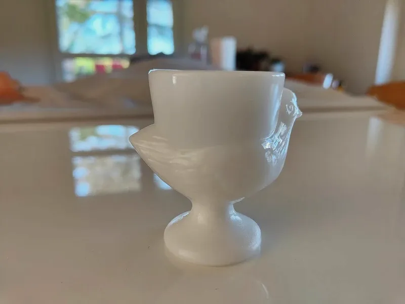 Coquetier en verre opalin blanc forme poule – sans marque 2