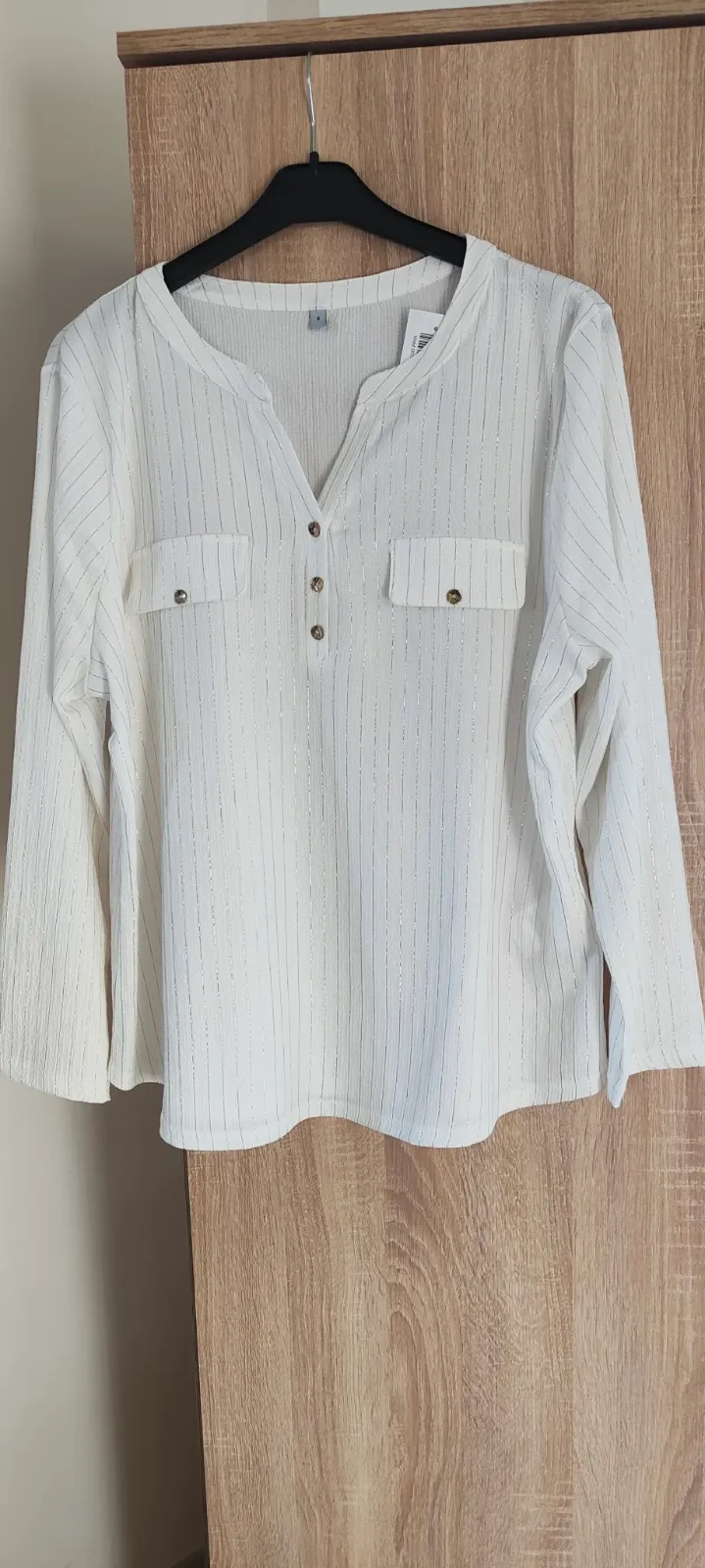 Chemise blanche /fin fils doré fluide . – sans marque – taille XXL 3