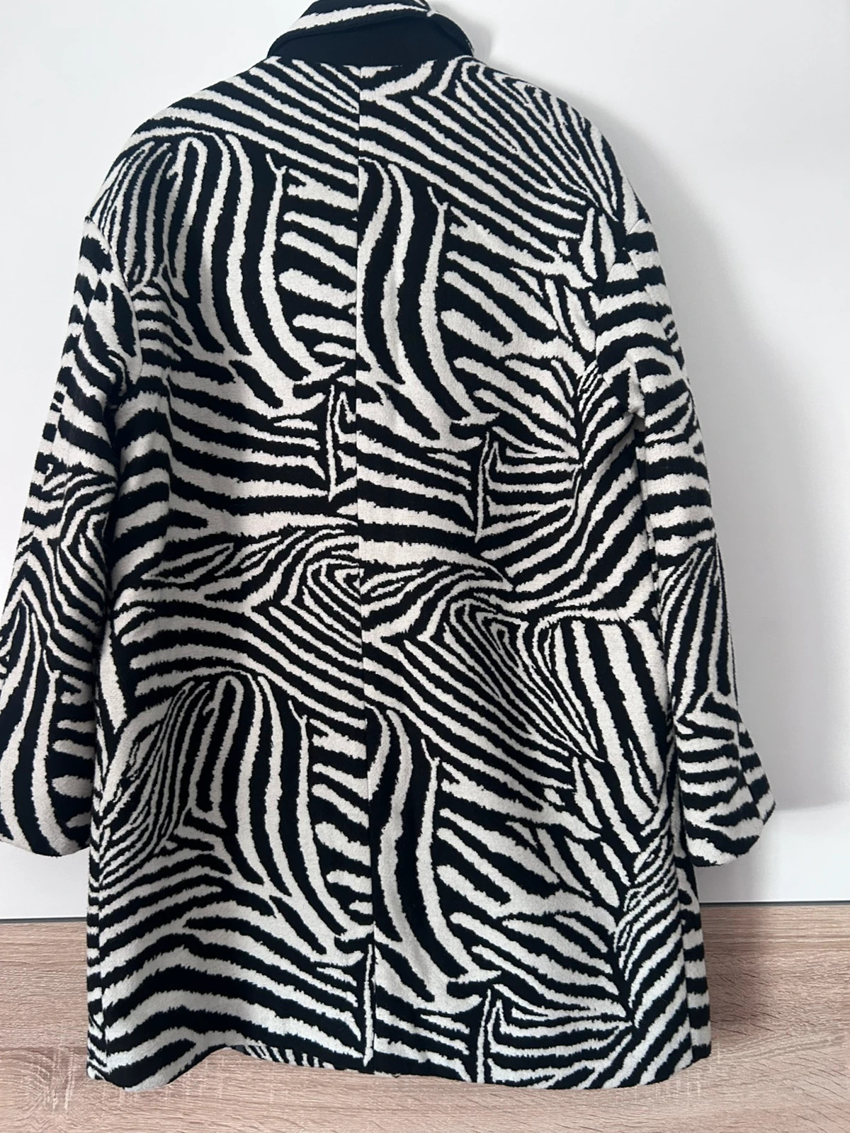 Abrigo estampado cebra Zara Talla S – Zara – taille S / 36 / 8 4