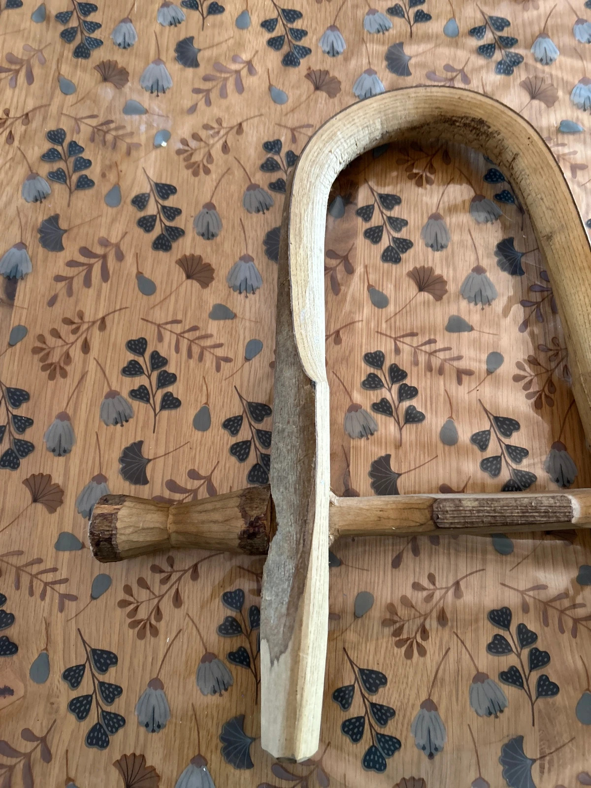 Yugo artesanal de madera 2