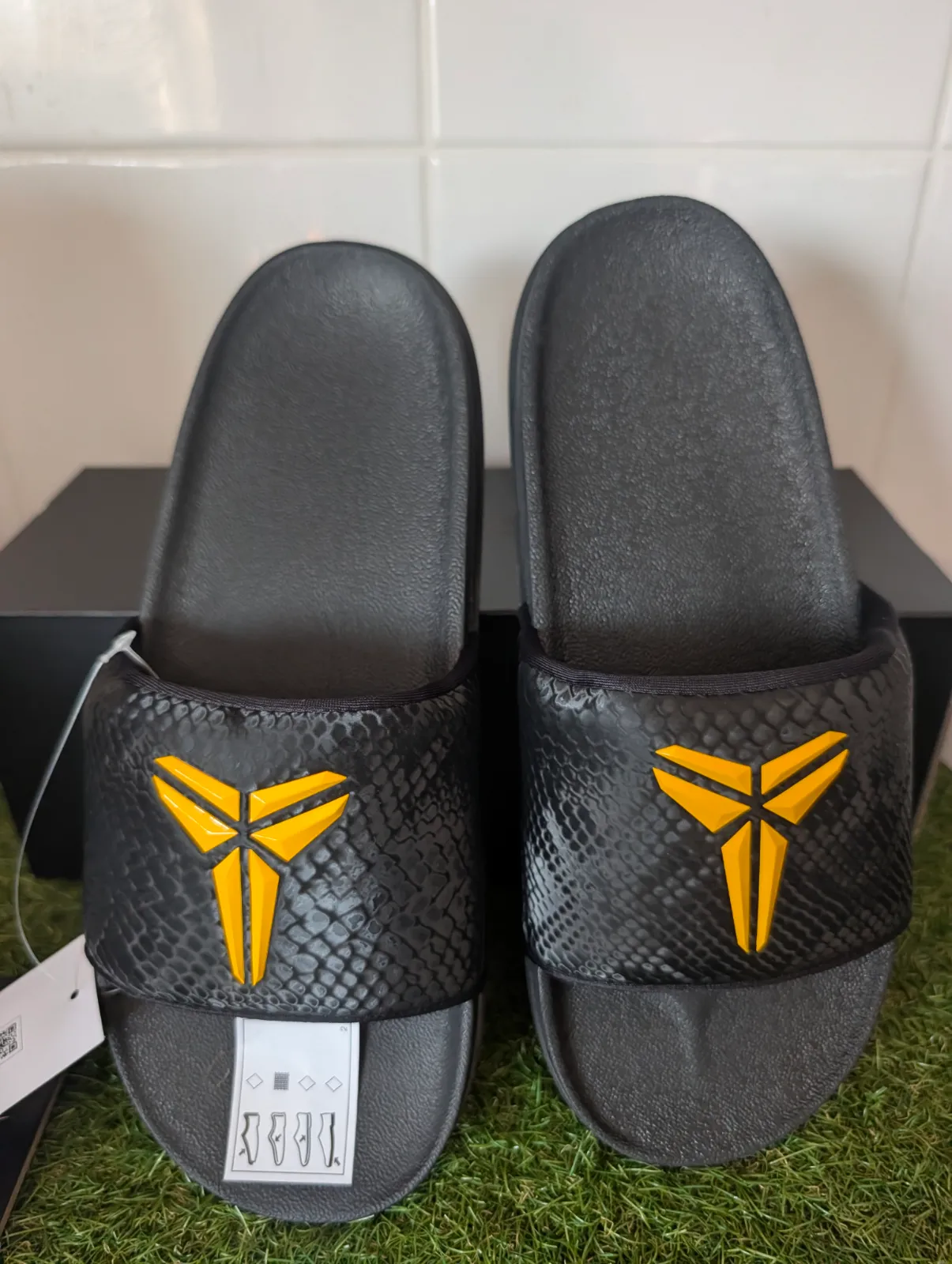 Nike x kobe UK 8 black sliders 5
