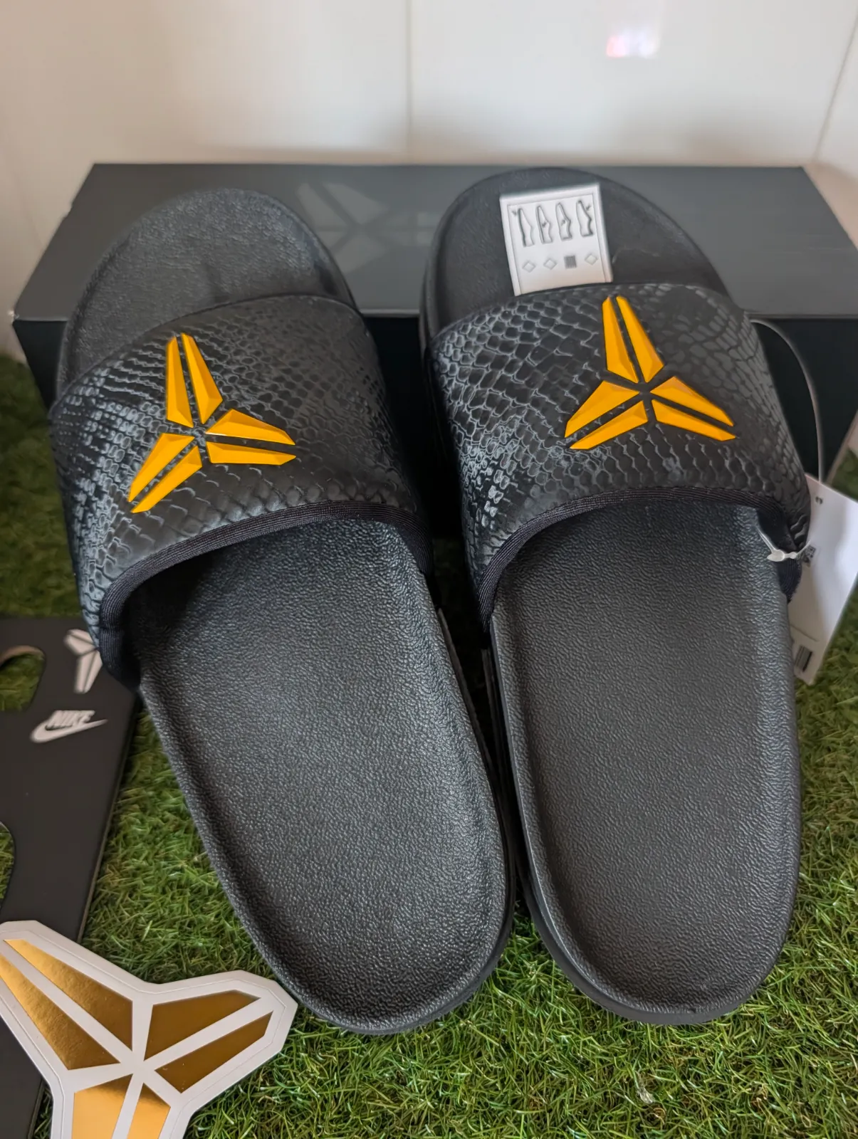 Nike x kobe UK 8 black sliders 8