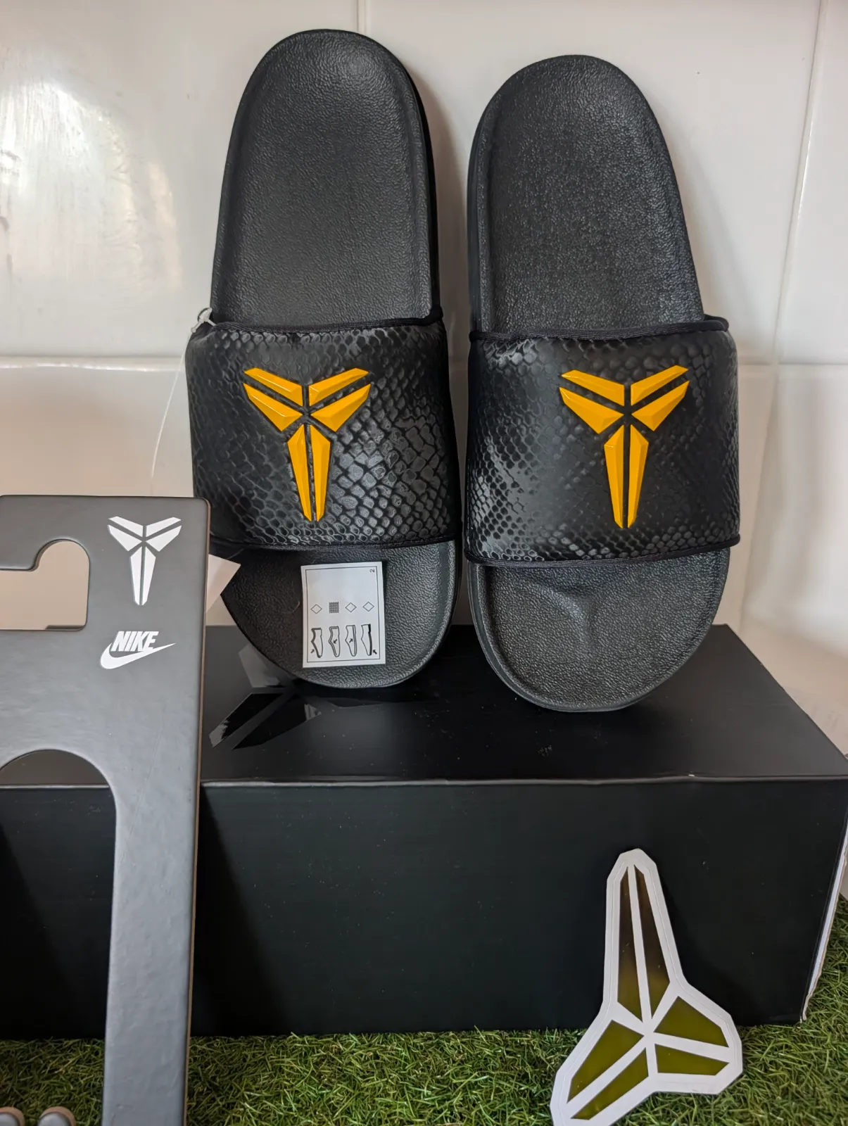 Nike x kobe UK 8 black sliders