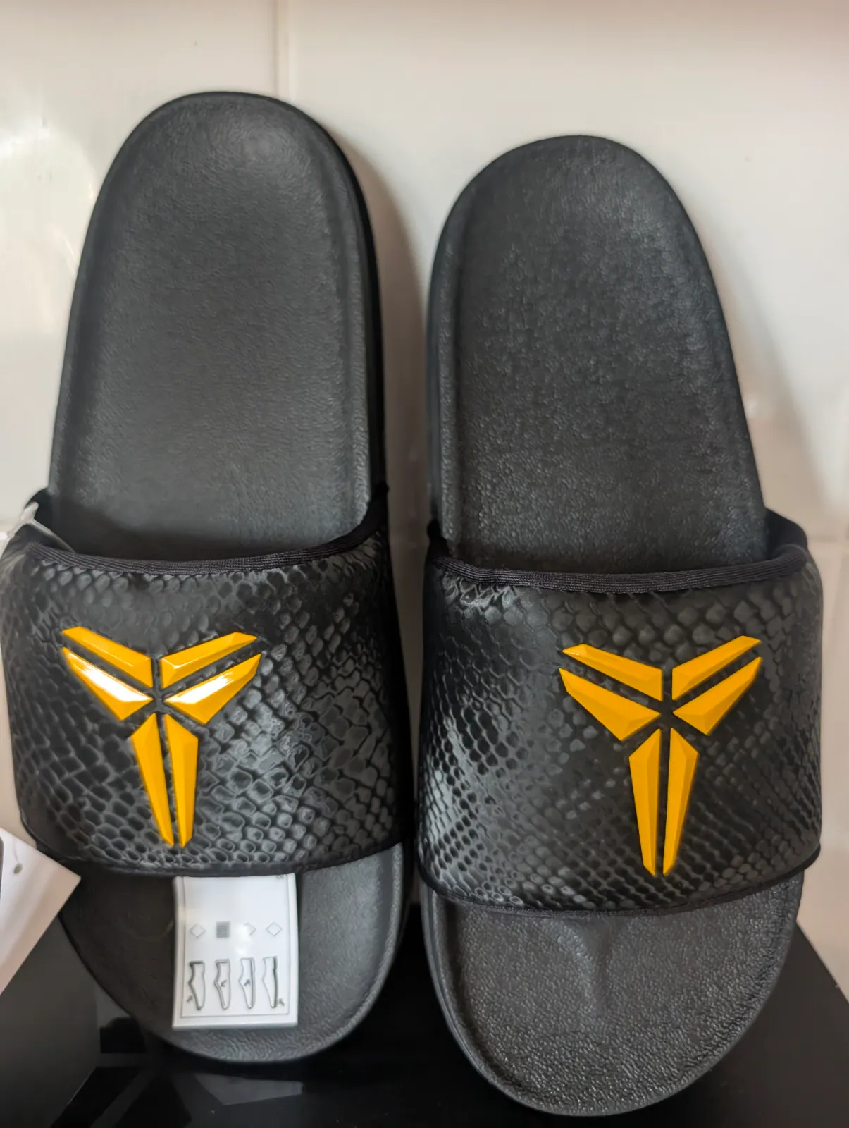 Nike x kobe UK 8 black sliders 2