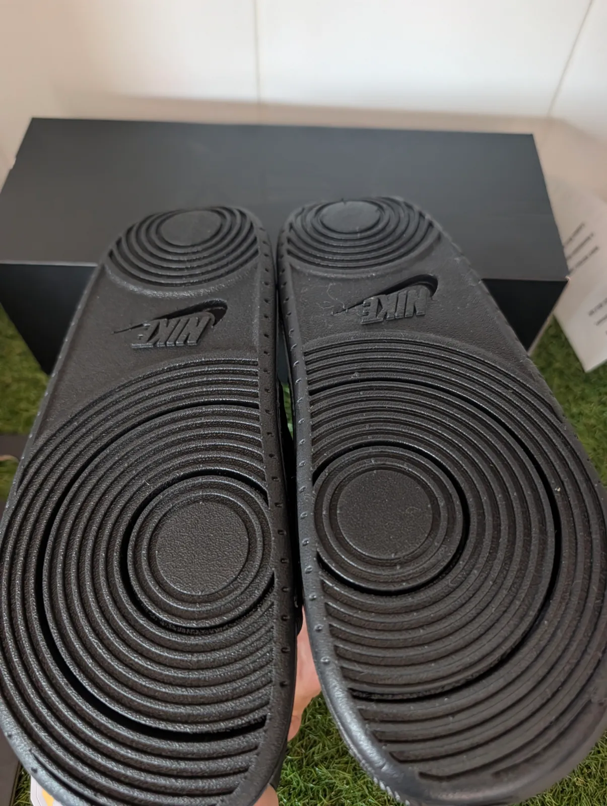 Nike x kobe UK 8 black sliders 7