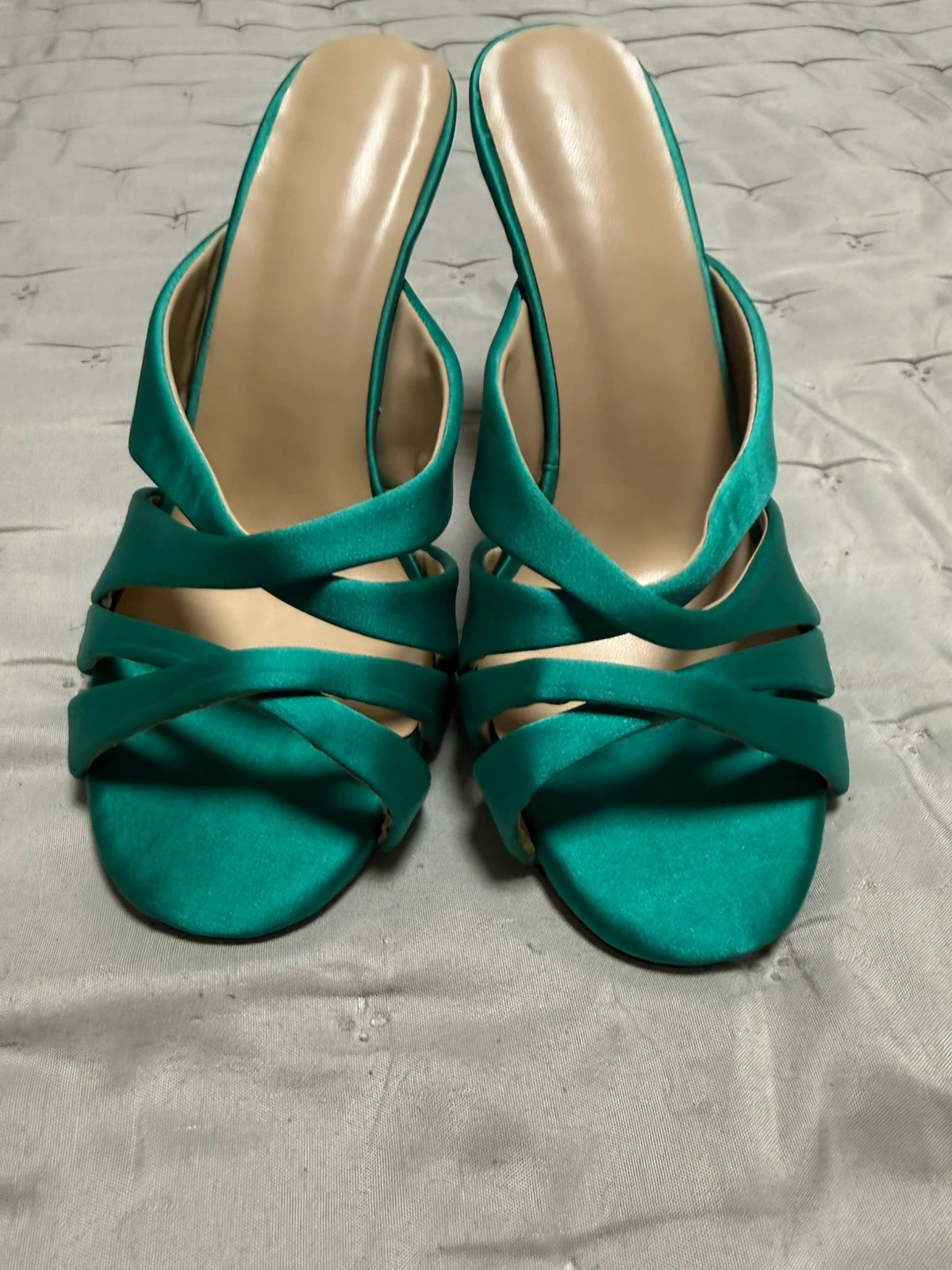 Sandalias verdes tacón fino tiras cruzadas satén fiesta, talla 37 – sin marca – taille 37 5