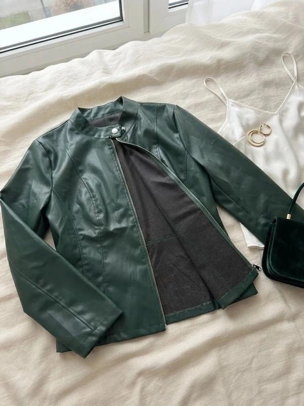 Chaqueta biker verde oscuro efecto piel cuello mao