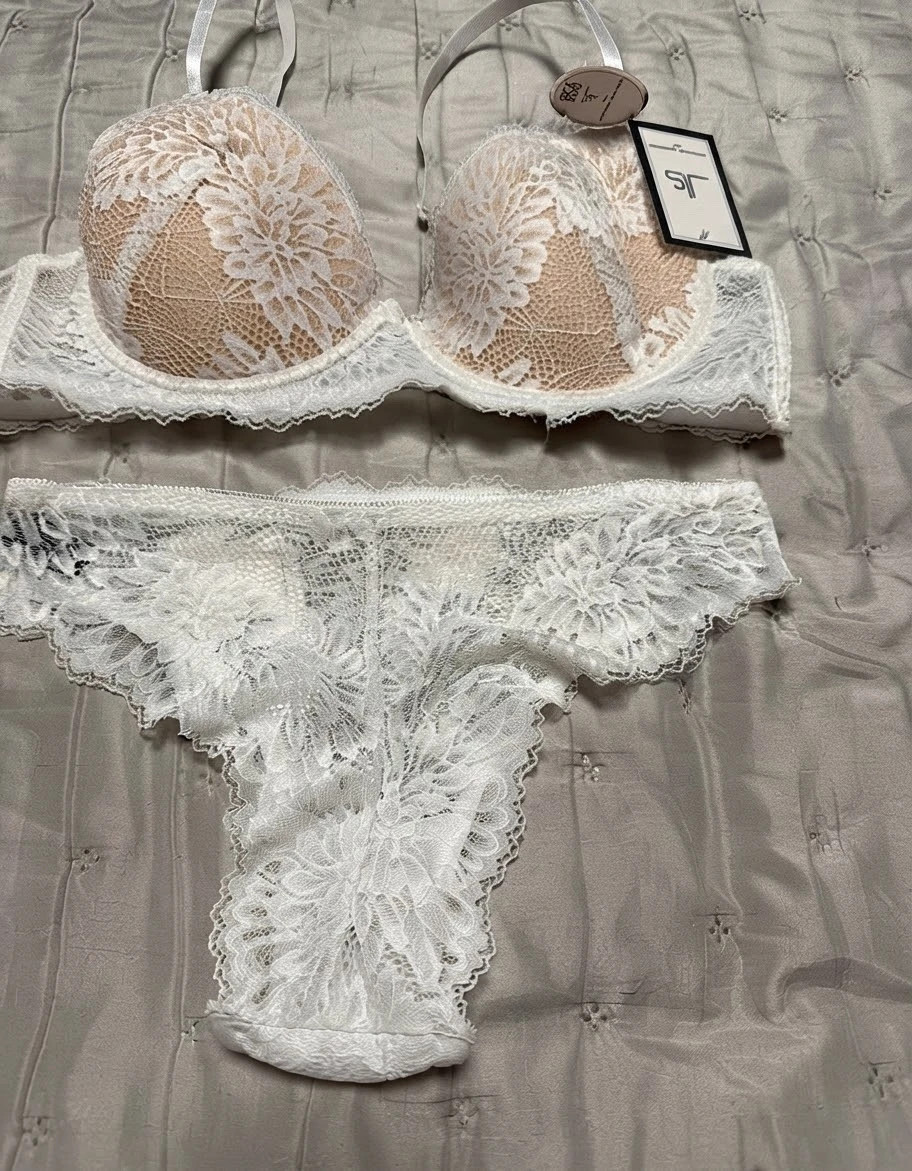 Conjunto lencería nuevo Jean-Louis Scherrer encaje blanco y nude Etiquetas – Jean-Louis Scherrer – taille 95B 2