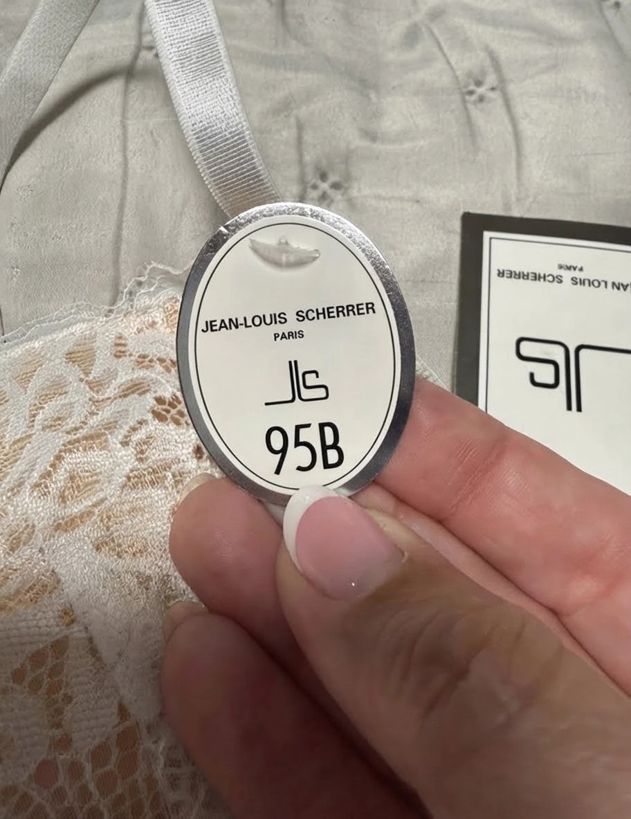 Conjunto lencería nuevo Jean-Louis Scherrer encaje blanco y nude Etiquetas – Jean-Louis Scherrer – taille 95B 4
