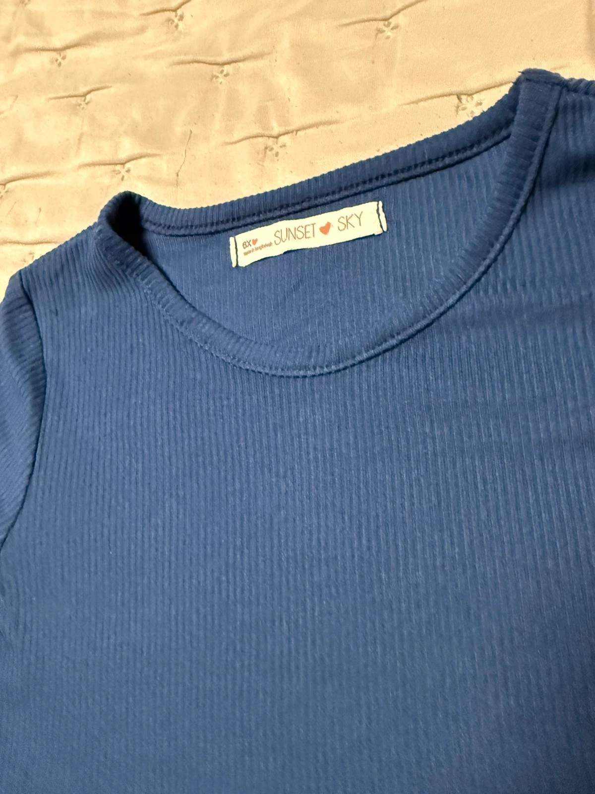 Camiseta top básica azul marino canalé niña talla 6años. Con etiqueta – Sunset Sky – taille 6 ans / 116 cm 4