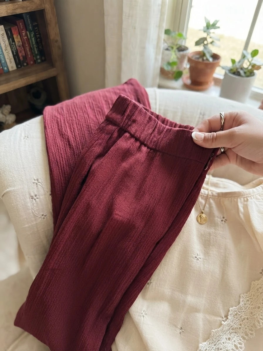 Pantalón palazzo / fluido de color burdeos talla 12 Años