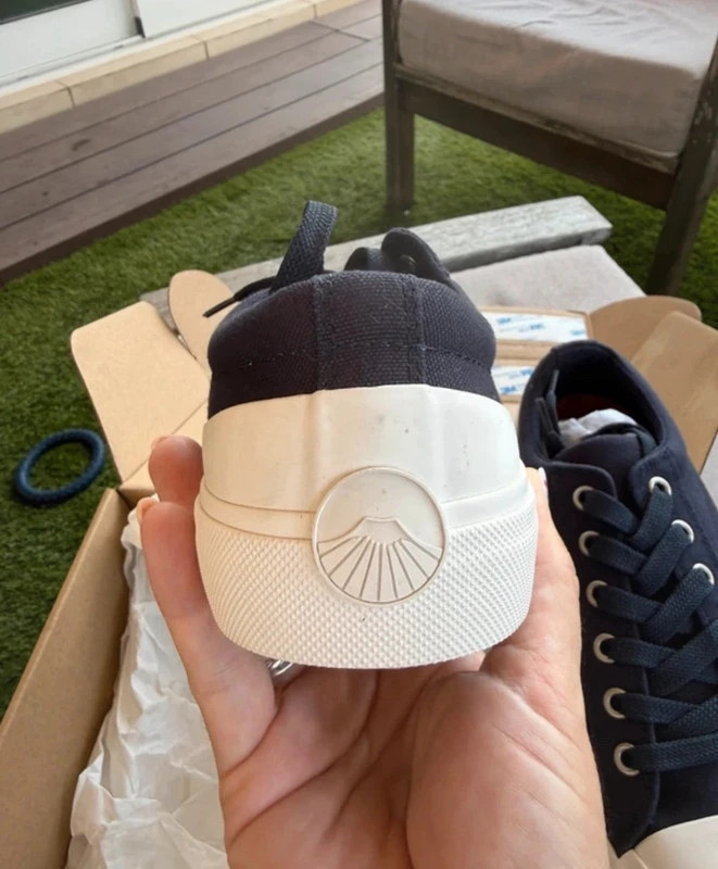 Zapatillas de lona cómodas y suela súper original. Nuevas, de la marca VULCAZ en talla 38 – VULCAZ – taille 38 5
