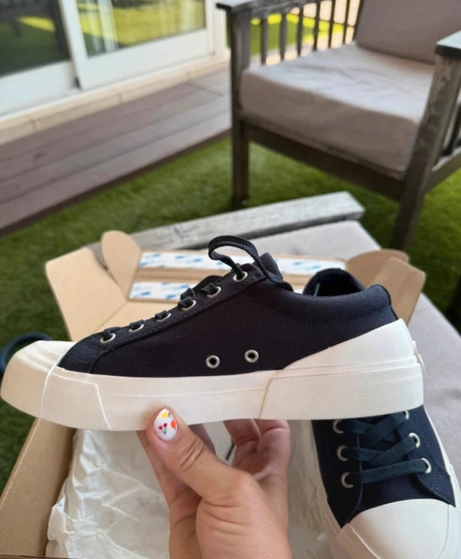 Zapatillas de lona cómodas y suela súper original. Nuevas, de la marca VULCAZ en talla 38 – VULCAZ – taille 38 4