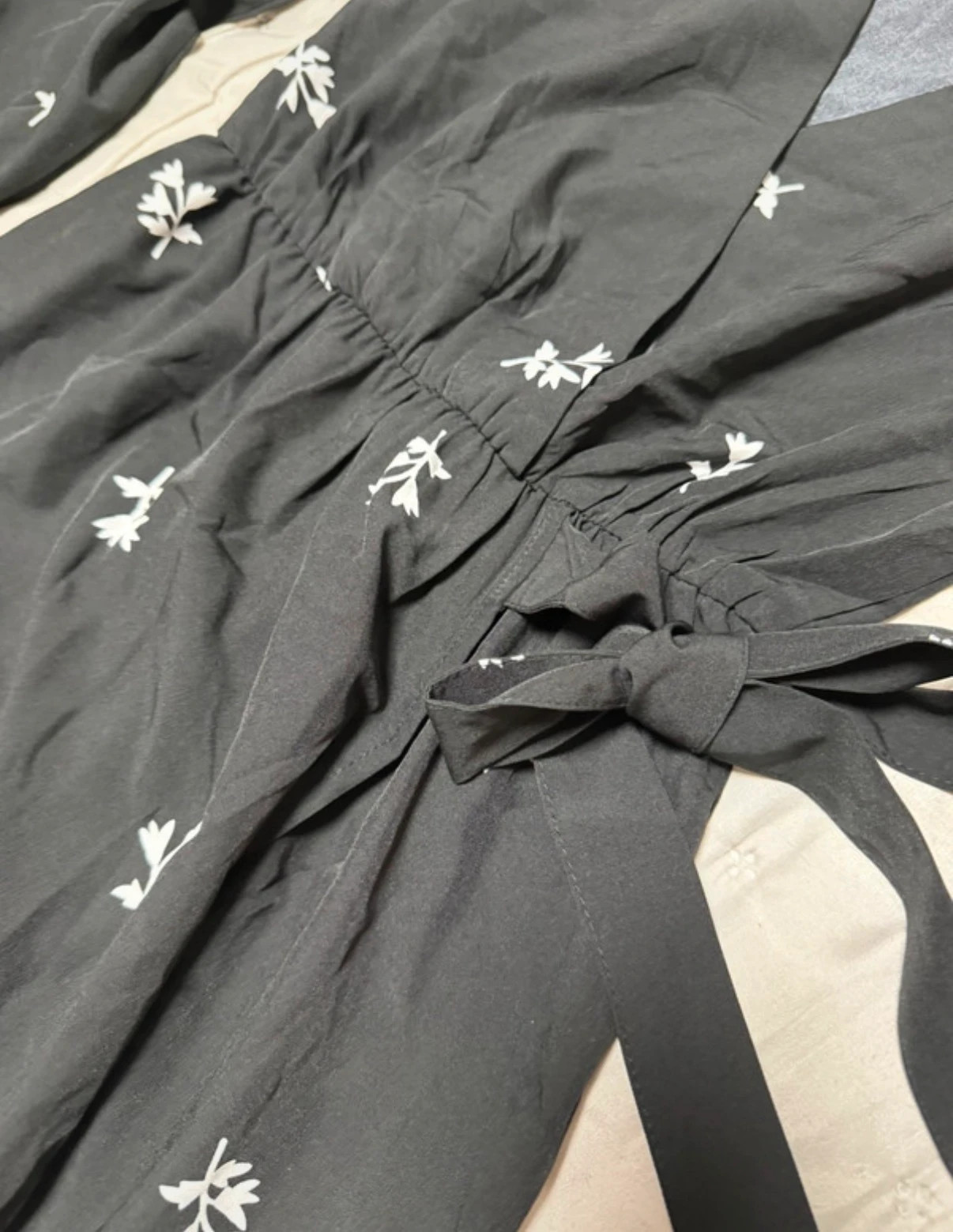 Vestido corto metro con motivos florales talla M – In April 1986 – taille M / 38 / 10 5