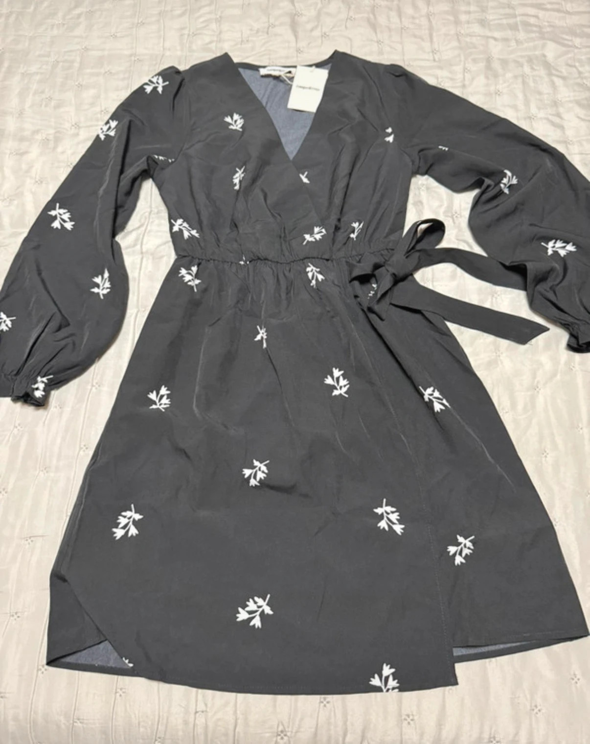 Vestido corto metro con motivos florales talla M – In April 1986 – taille M / 38 / 10 3
