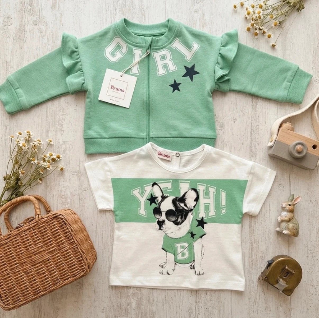 Conjunto de camiseta y sudadera con cremallera talla 9/12 de Brums