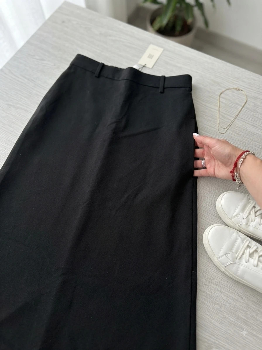Falda midi / maxi recta de color negro de la marca Object.