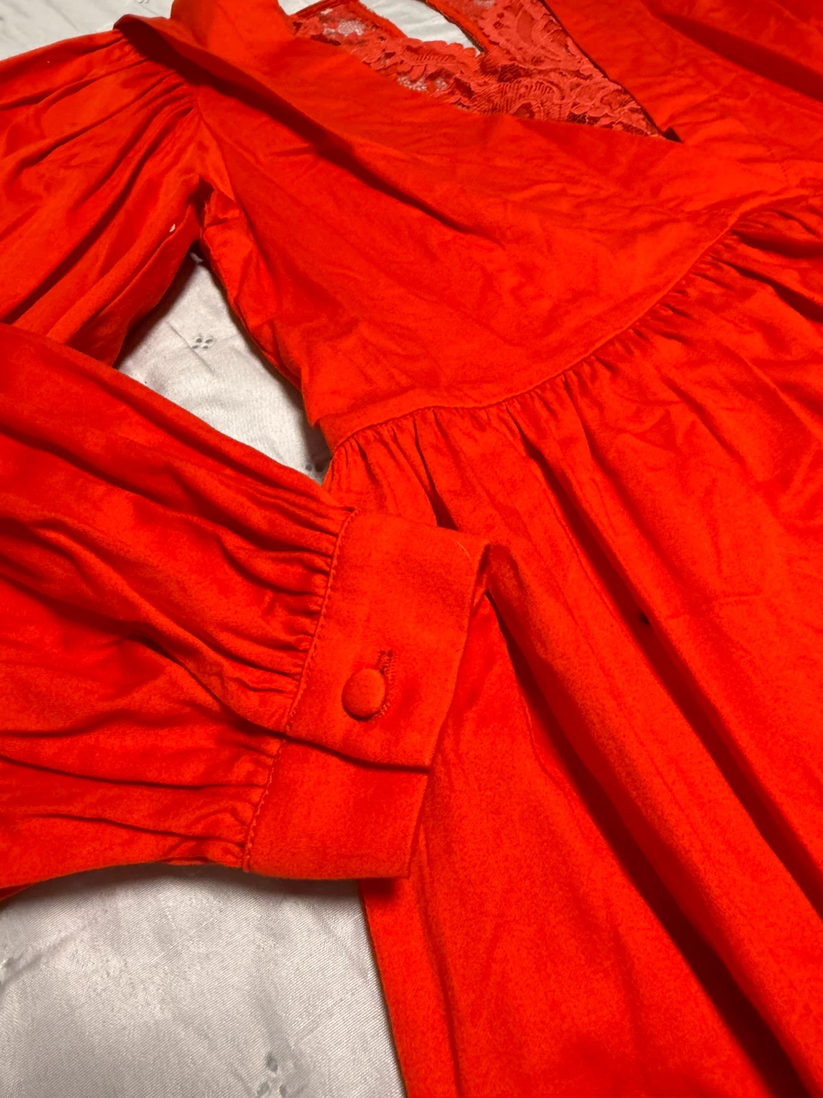 Vestido rojo con encaje y mangas abullonadas – Naf Naf – taille S / 36 / 8 4