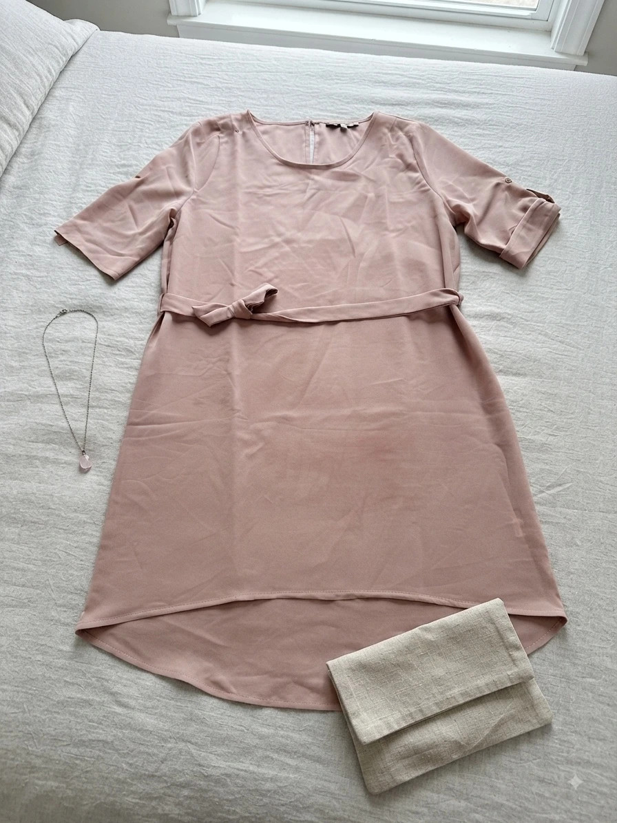 Vestido rosa palo / nude asimétrico con lazo en la cintura de la talla L