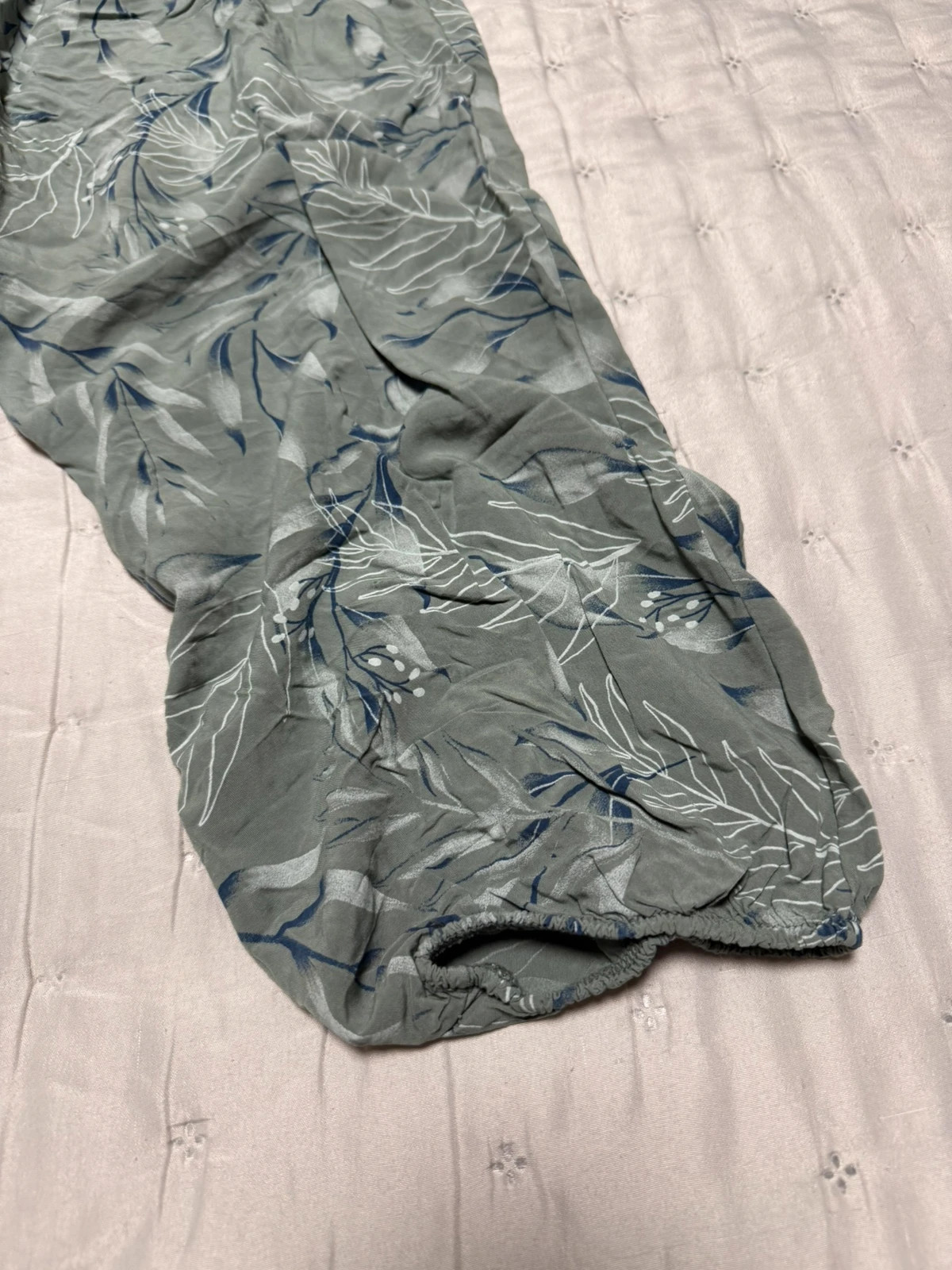 Pantalón bombacho / harem estampado floral verde salvia – Camis – taille S / 36 / 8 3