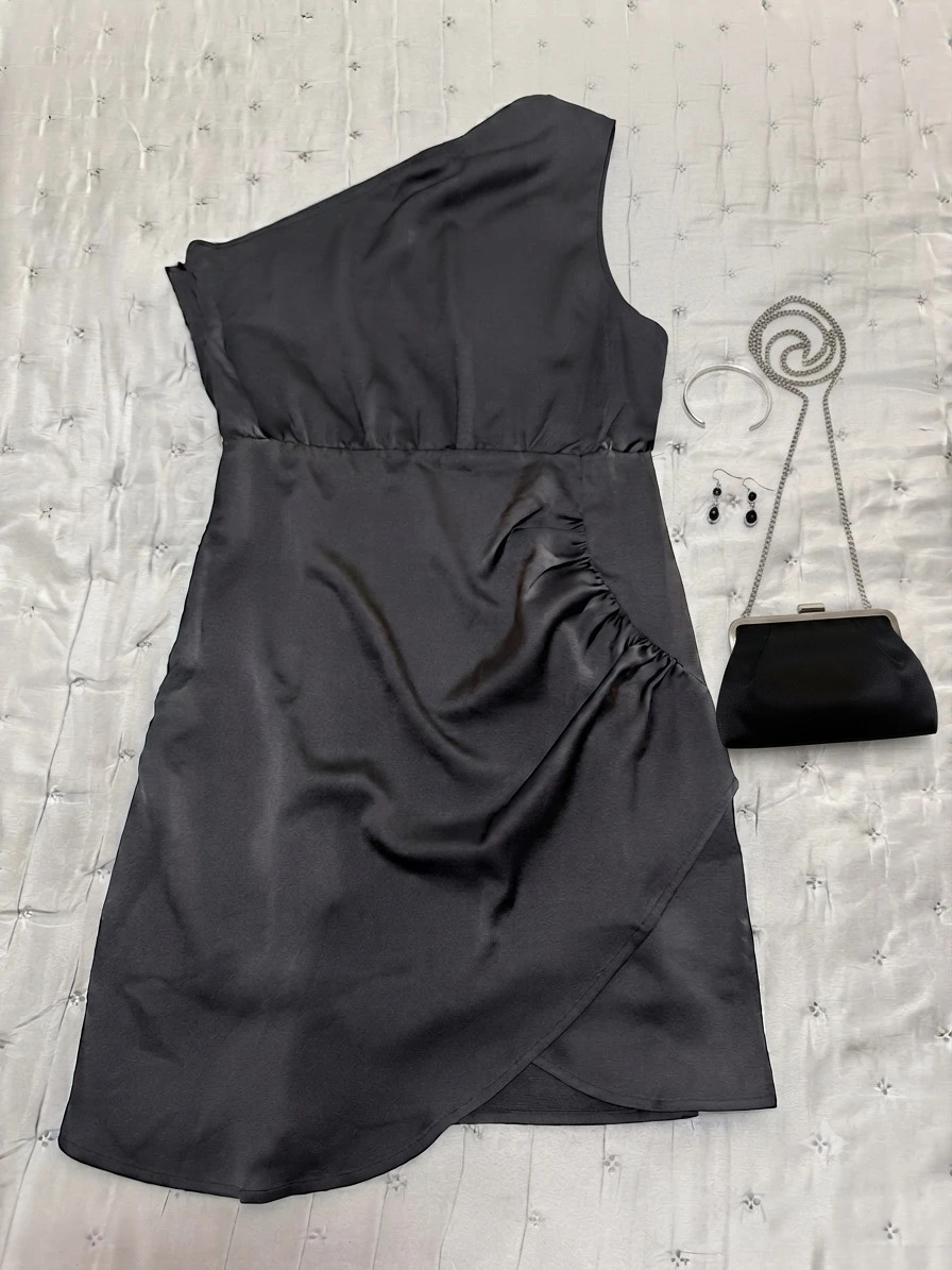 Vestido negro satén asimétrico – Georgia Rose – taille M / 38 / 10