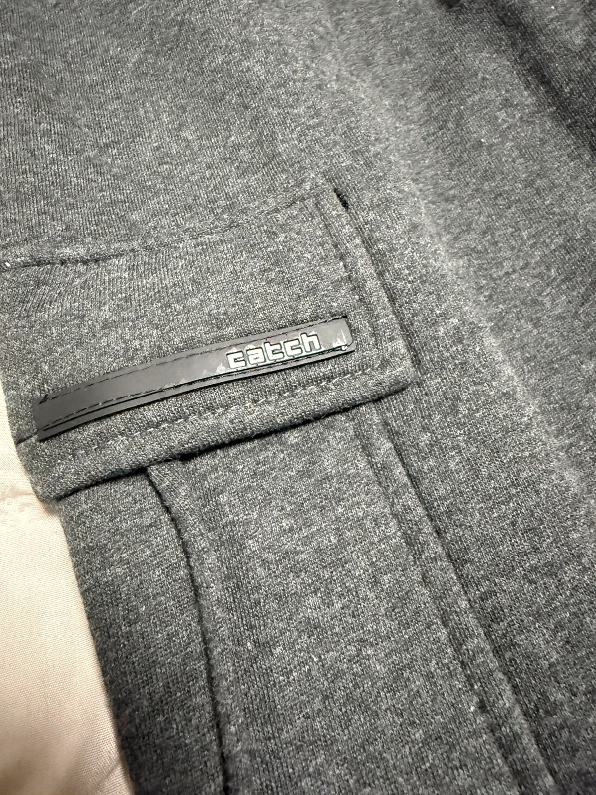 Pantalón jogger cargo gris oscuro con etiqueta "catch" – Catch – taille S 5