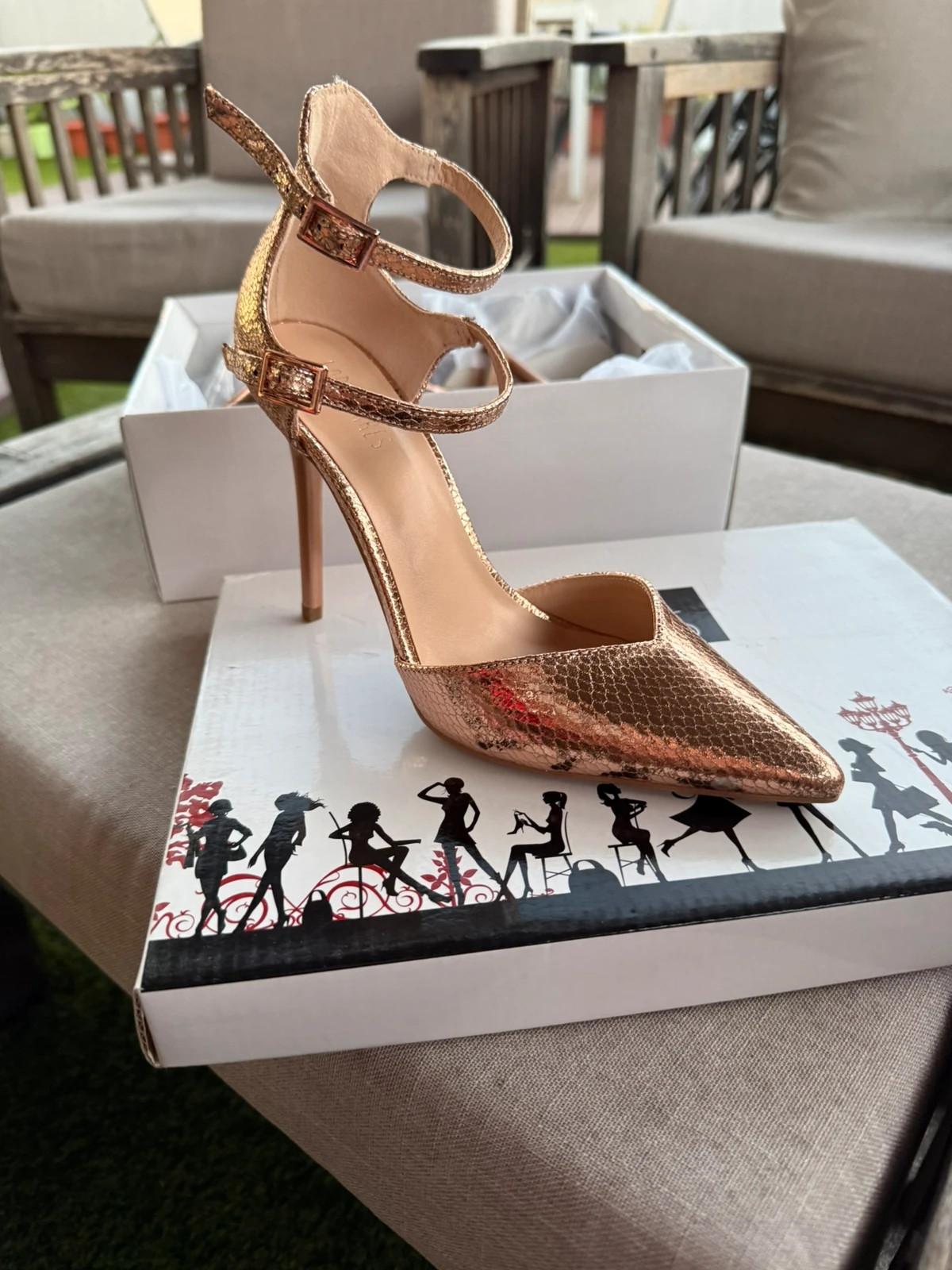 Tacones dorados efecto serpiente Lora Ferres – Lora Ferres – taille 36 5