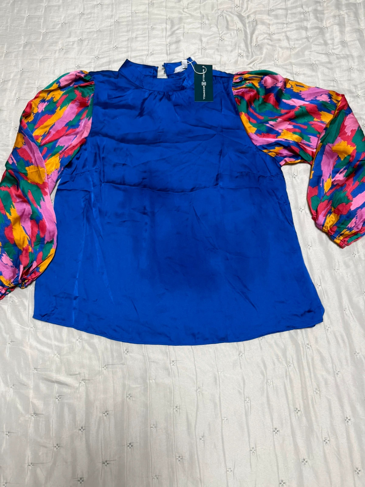 Blusa satinada azul eléctrica con mangas estampadas multicolor – michelle mcdowel – taille M / 38 / 10 2
