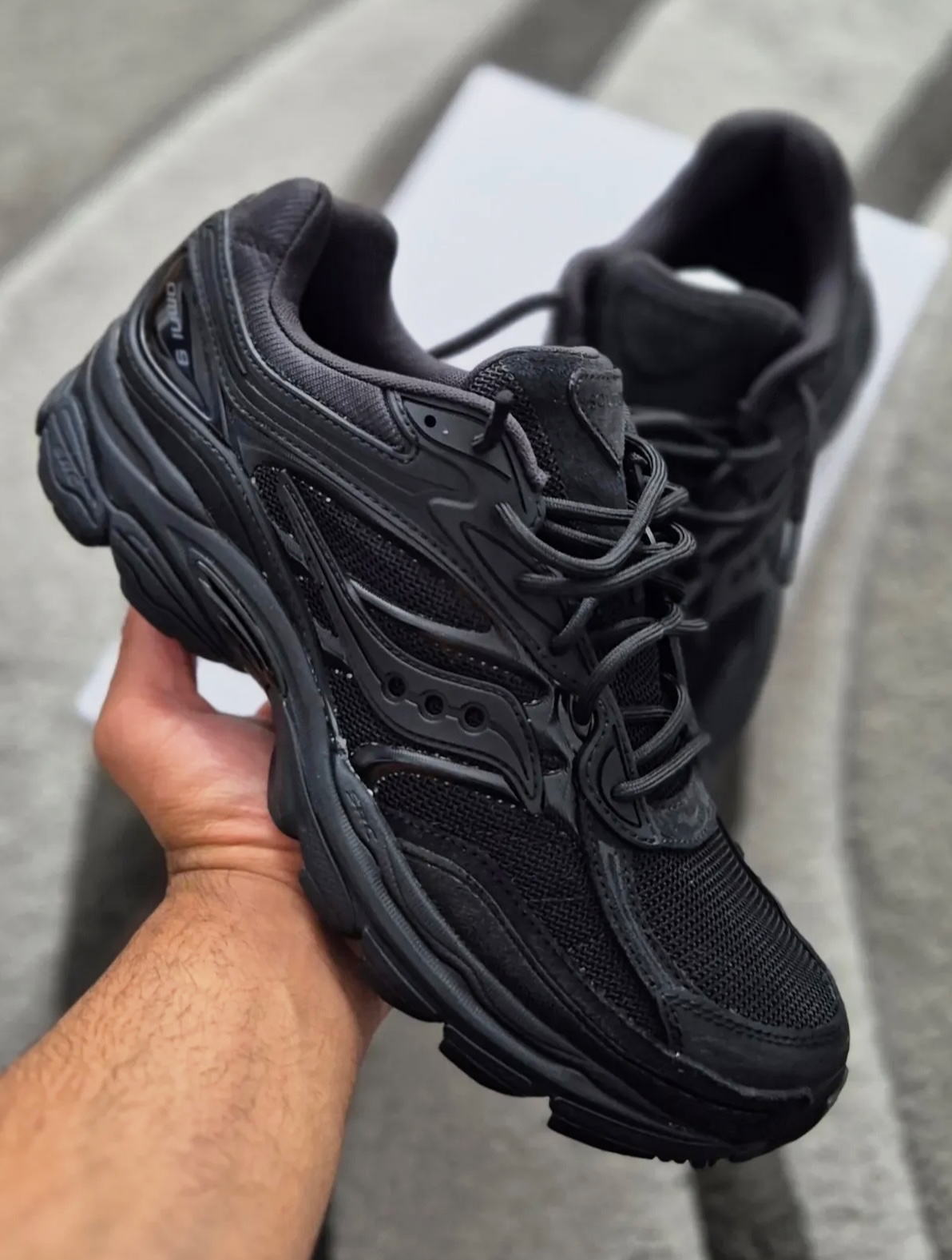 Saucony omni 9 noir 