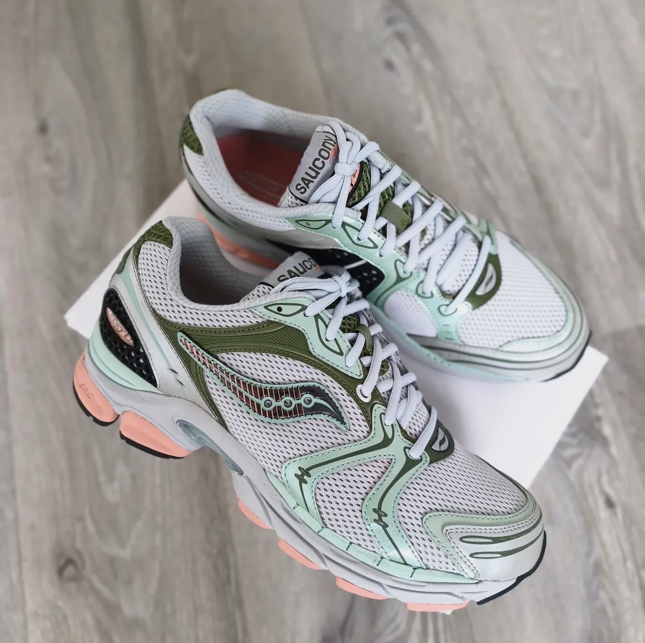 Saucony triumph 4 vert gris saumon – Saucony – taille EU 38 2