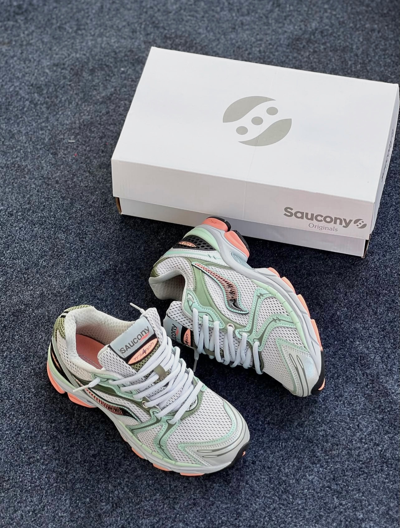 Saucony triumph 4 vert gris saumon