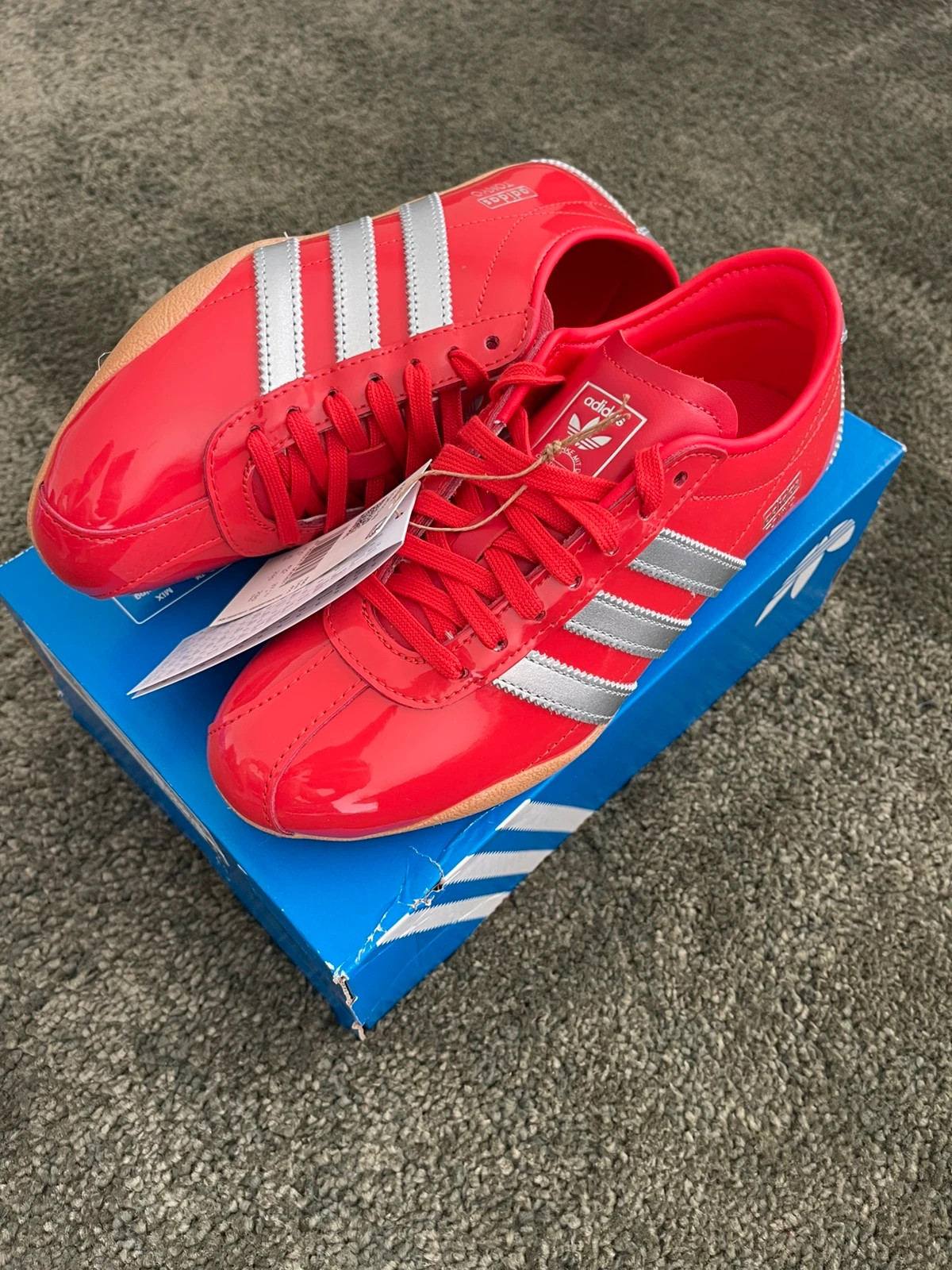 Adidas Tokyo W neuves – Rouge / Argent – Taille 37 1/3 – adidas – taille 37 2