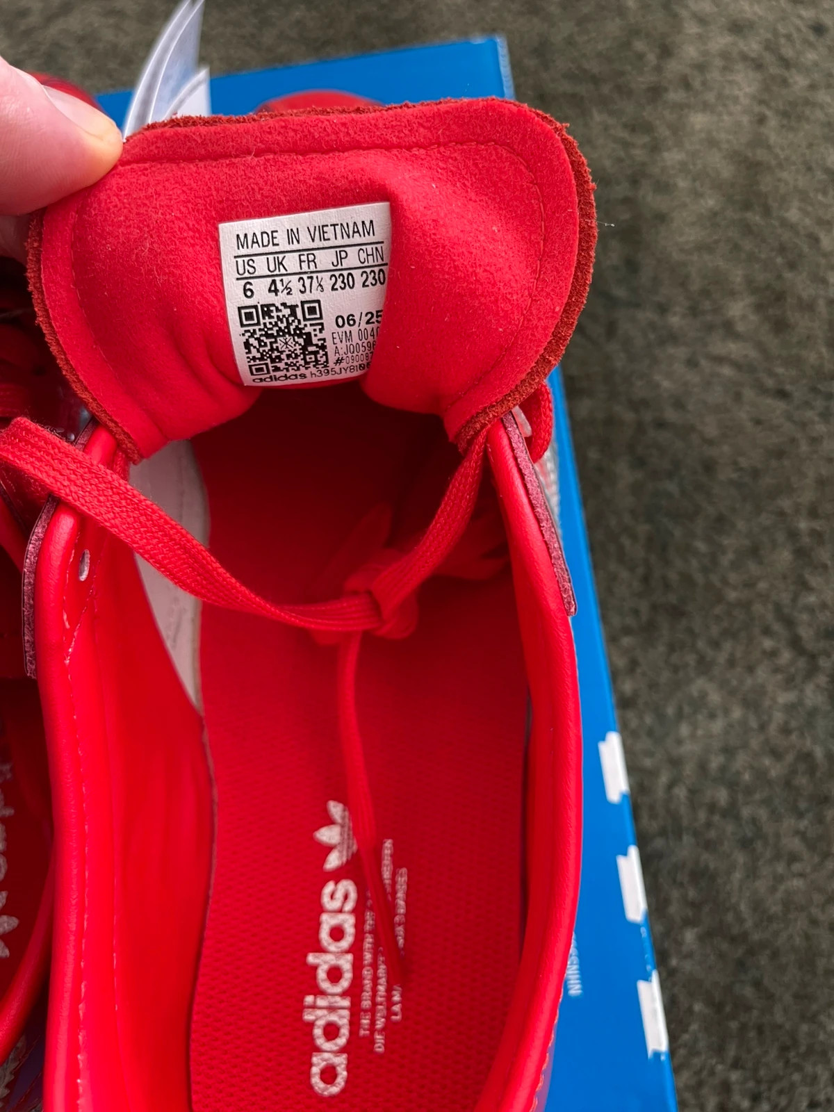 Adidas Tokyo W neuves – Rouge / Argent – Taille 37 1/3 – adidas – taille 37 4