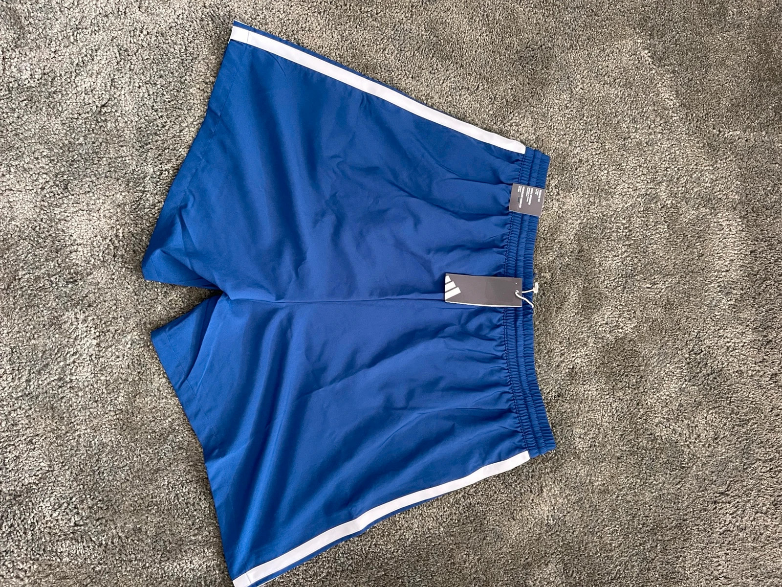 Adidas short de sport bleu – Taille XL – Neuf avec étiquette – adidas – taille XL 2