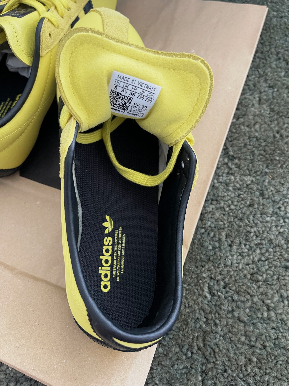 Baskets Adidas Tokyo jaunes et noires – Adidas – taille EU 36 5