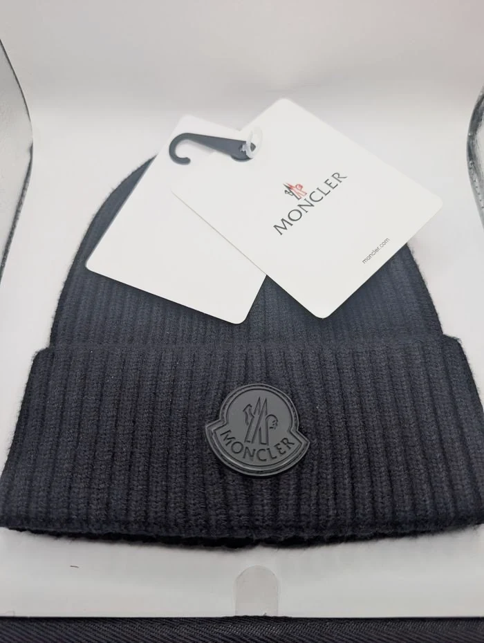 Bonnet moncler taille Unique 