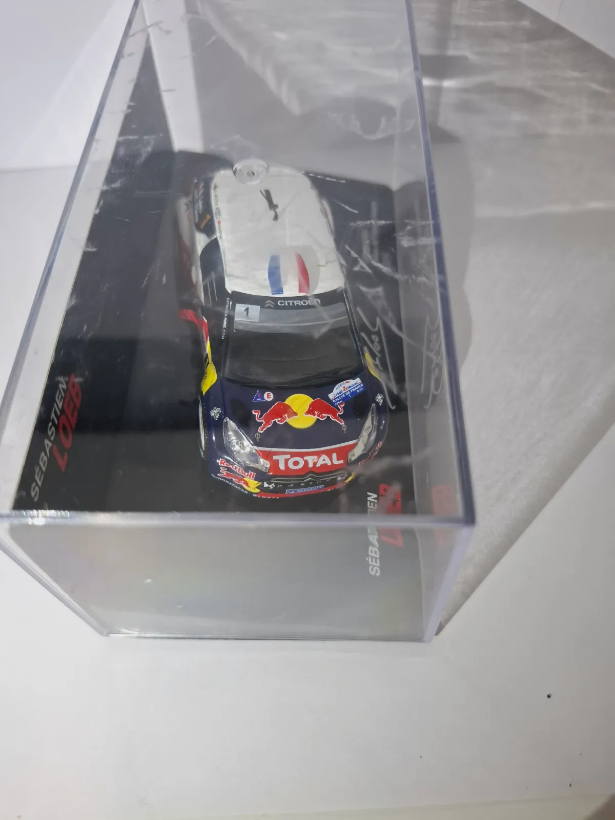 Voiture miniature Citroën DS3 WRC Sébastien Loeb 2012 – Citroën 6