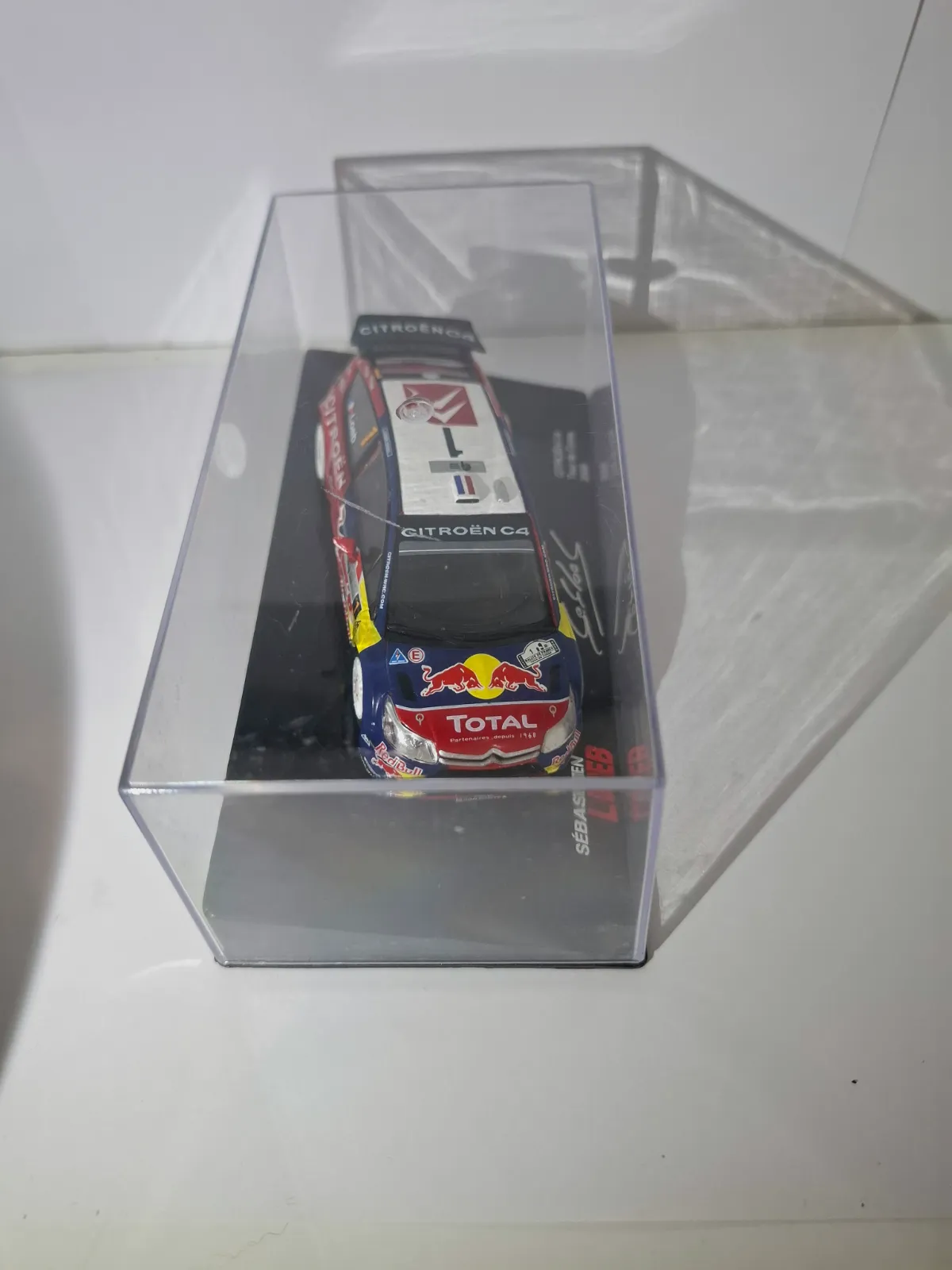 Voiture miniature Citroën C4 WRC Sébastien Loeb Tour de Corse 2008 – Citroën 6