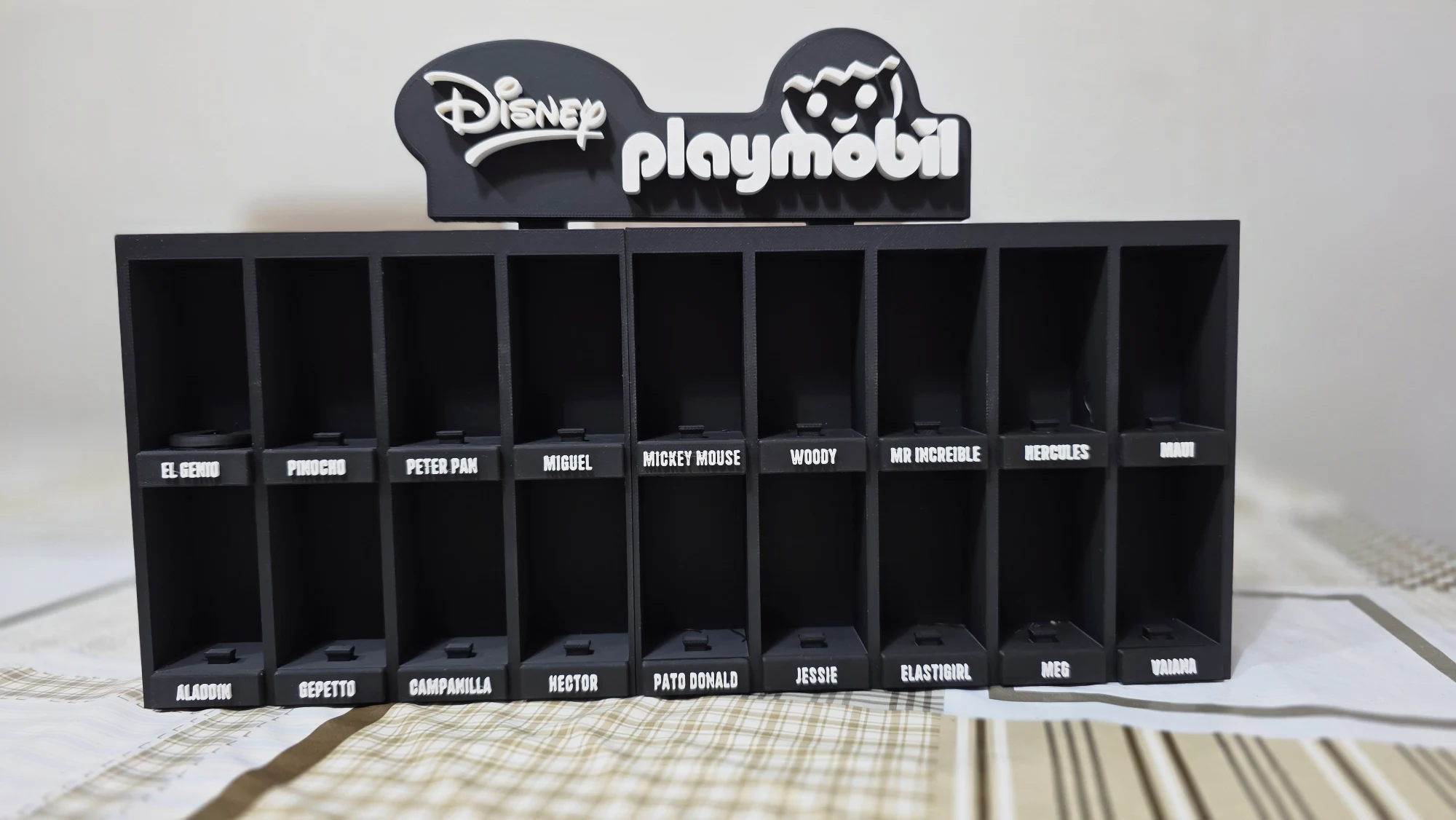 Expositor Playmobil Disney Kinder